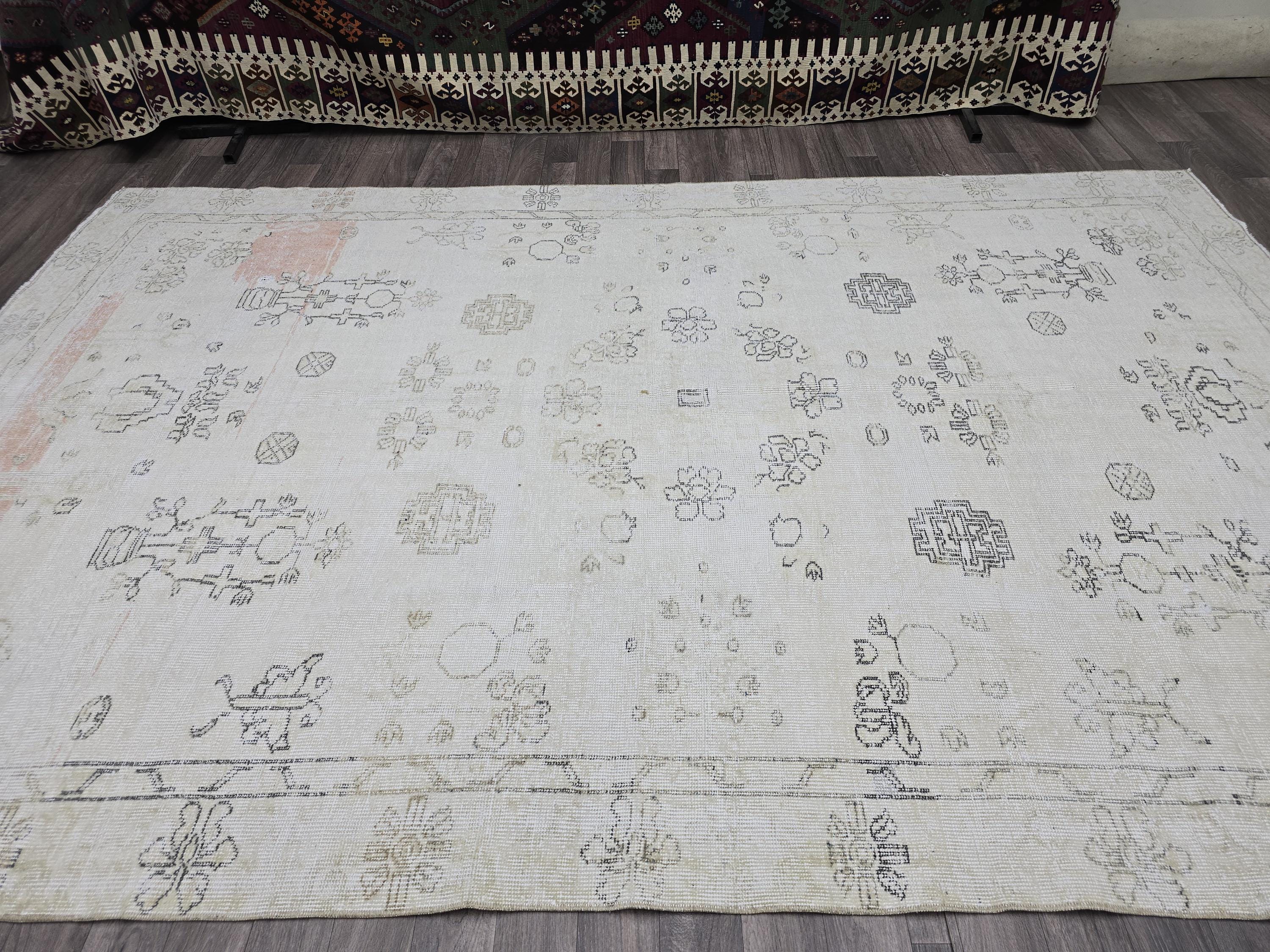 Vintage Oushak Rug 6x10 Feet Neutral Cream Beige Distressed Turkish Rug Living Room