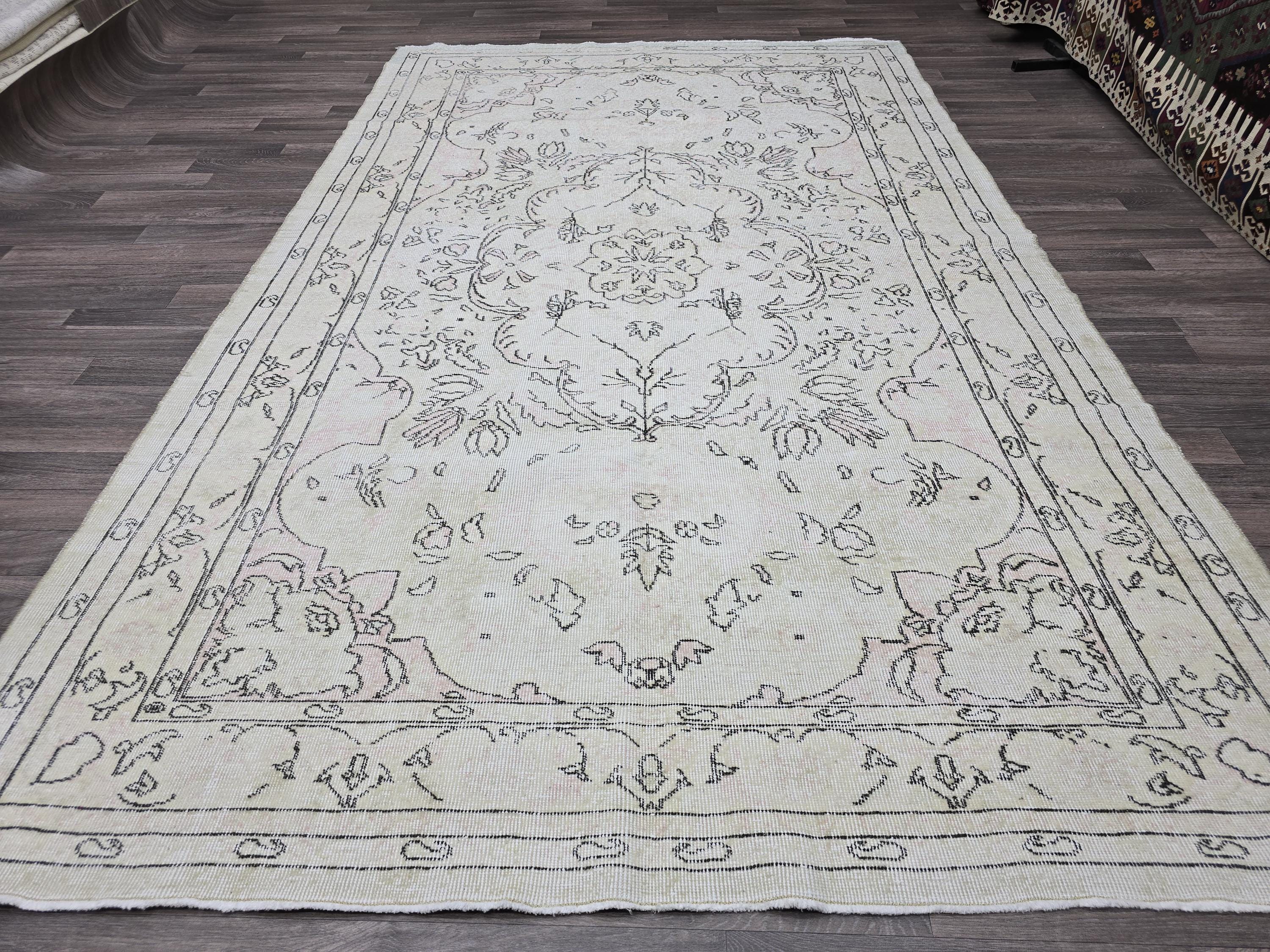 Handwoven Vintage Area Rug (5.70x9.80 ft): Bohemian Home Decor