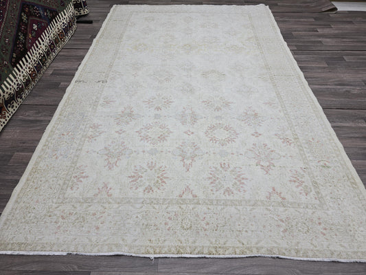 Large Vintage Oushak Rug: Hand-Knotted Wool, Floral Design (6.45x10.15 ft)