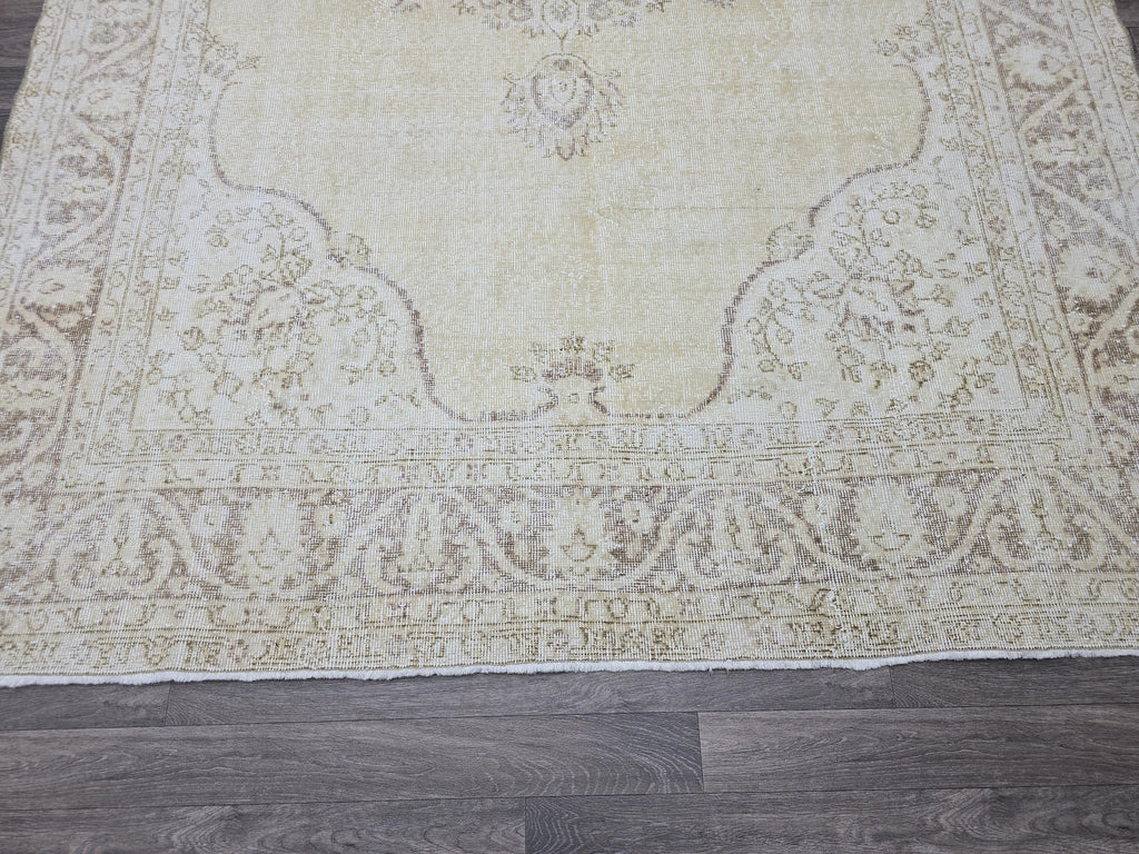 Hand Knotted Wool Oushak Rug 7x10: Neutral Medallion Turkish Carpet