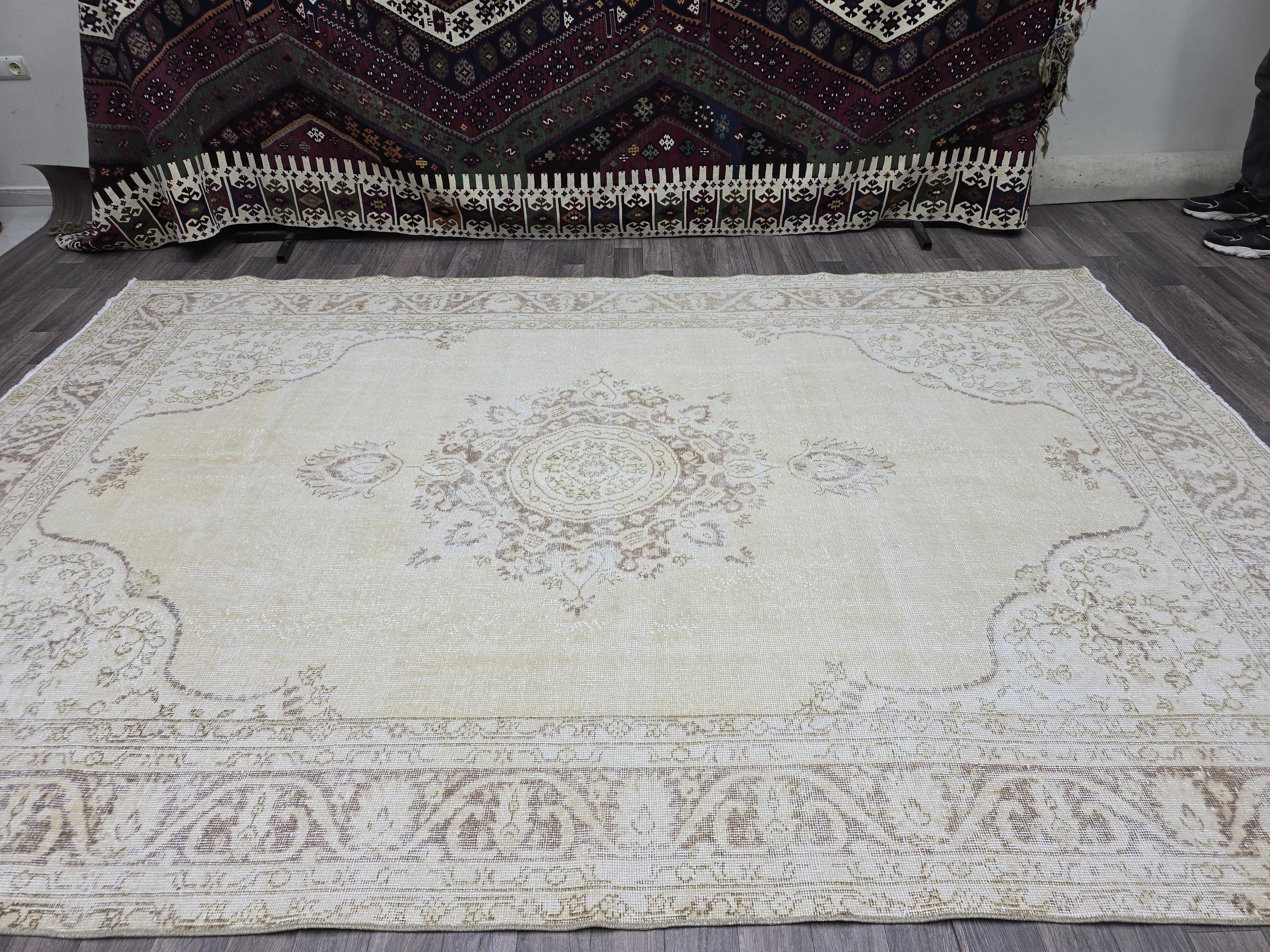 Hand Knotted Wool Oushak Rug 7x10: Neutral Medallion Turkish Carpet