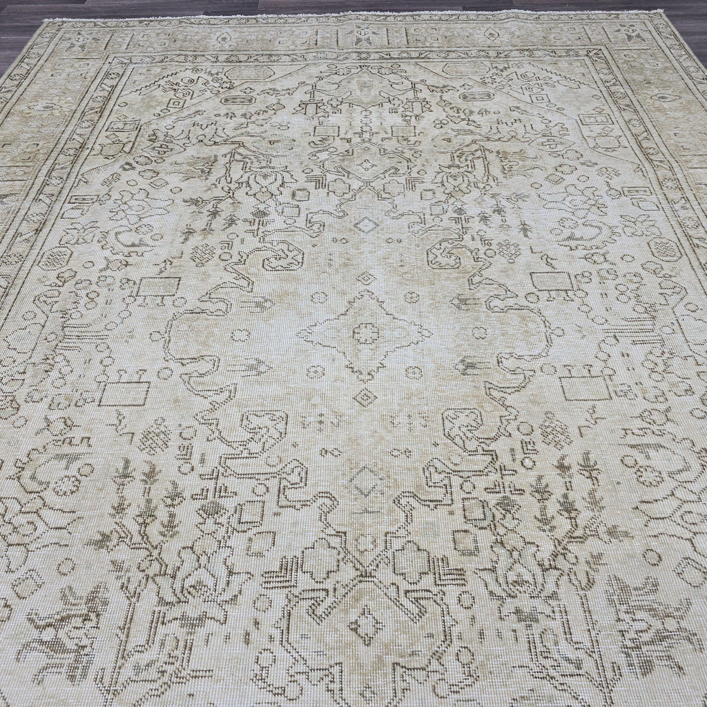 8x10.65 feet Neutral Turkish Vintage Area Rug - Oushak Rug 8x10 - Distressed Wool Rug - Persian Geometric rug 8x10