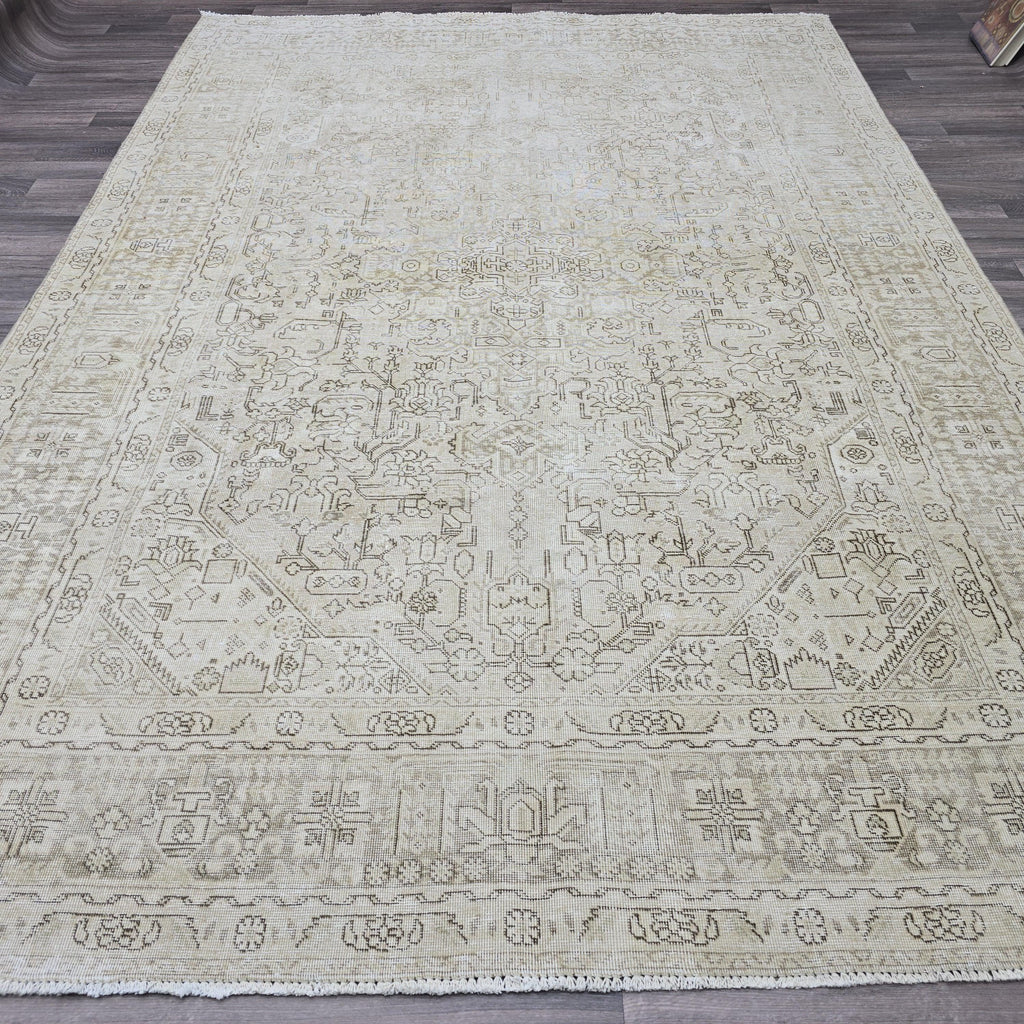 8x11 feet Heriz Design Area Rug/ Neutral Bohemian Turkish Area Rug/ Neutral Hand Knotted Wool Medium Size Rug/ Muted Oushak Rug for Bedroom