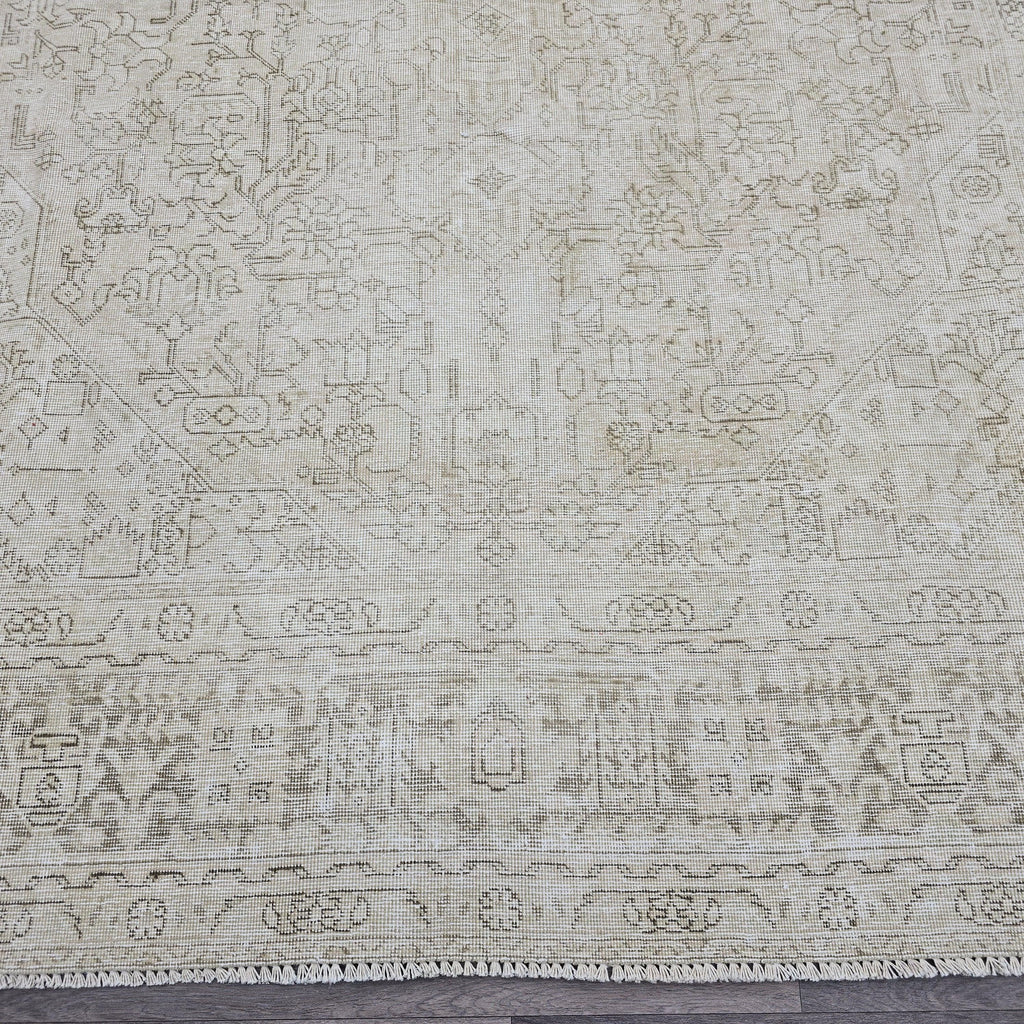8x11 feet Heriz Design Area Rug/ Neutral Bohemian Turkish Area Rug/ Neutral Hand Knotted Wool Medium Size Rug/ Muted Oushak Rug for Bedroom