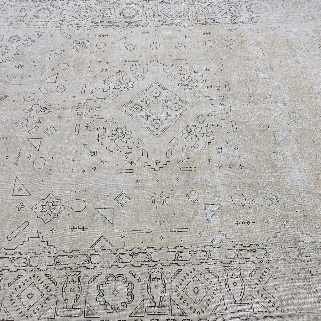 8x11 Hand Knotted Oushak Rug: Vintage Turkish Wool Saloon Carpet