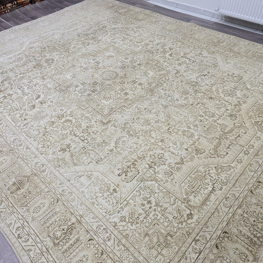 Neutral Oushak Rug 9x12 / Hand Knotted Vintage Carpet/ Oversize Turkish Rug/ Large Wool Rug/ Distressed Wool Rug/ Faded Area Rug/9x12 feet
