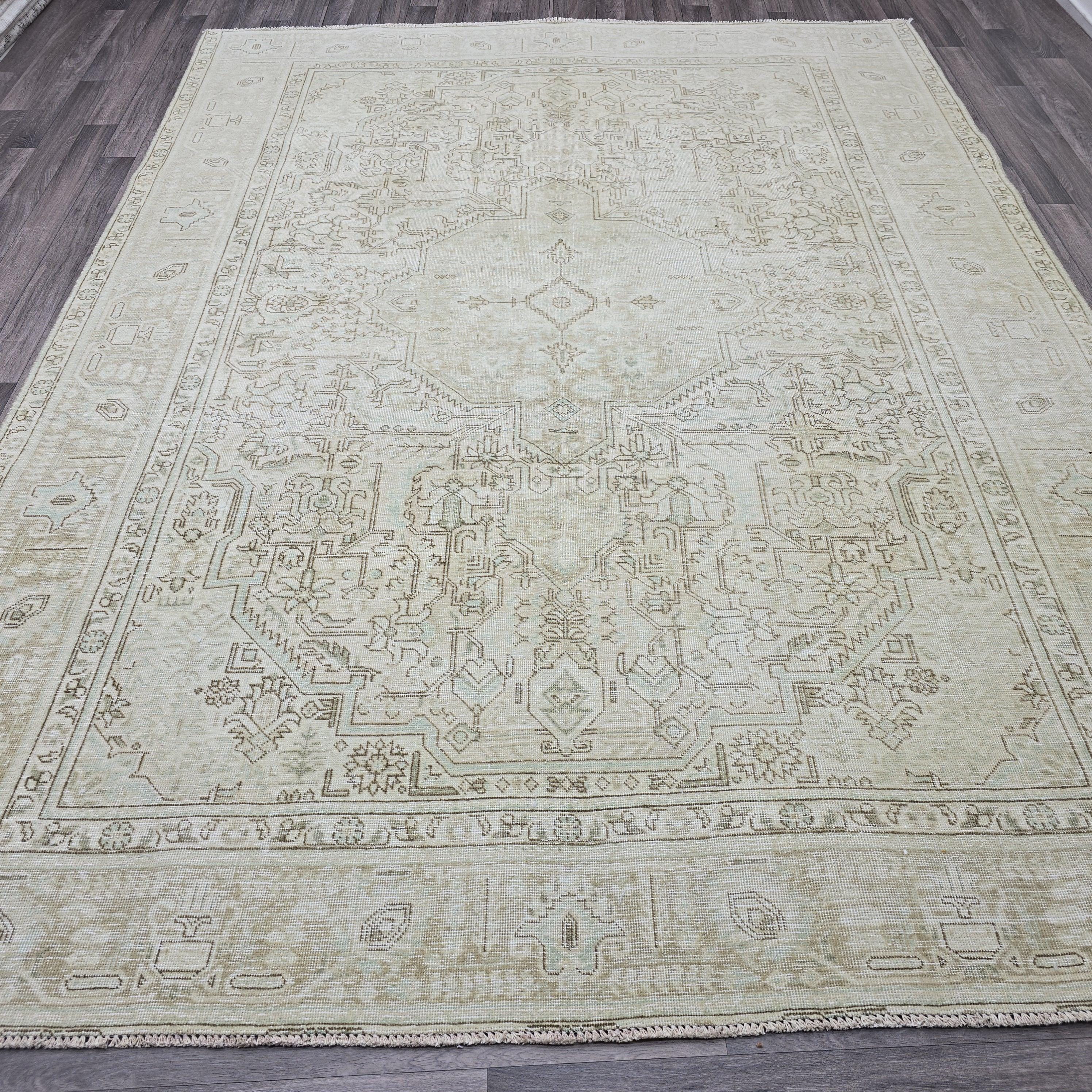 8x10 Vintage Turkish Oushak Rug: Hand-Knotted Wool, Neutral Pastel