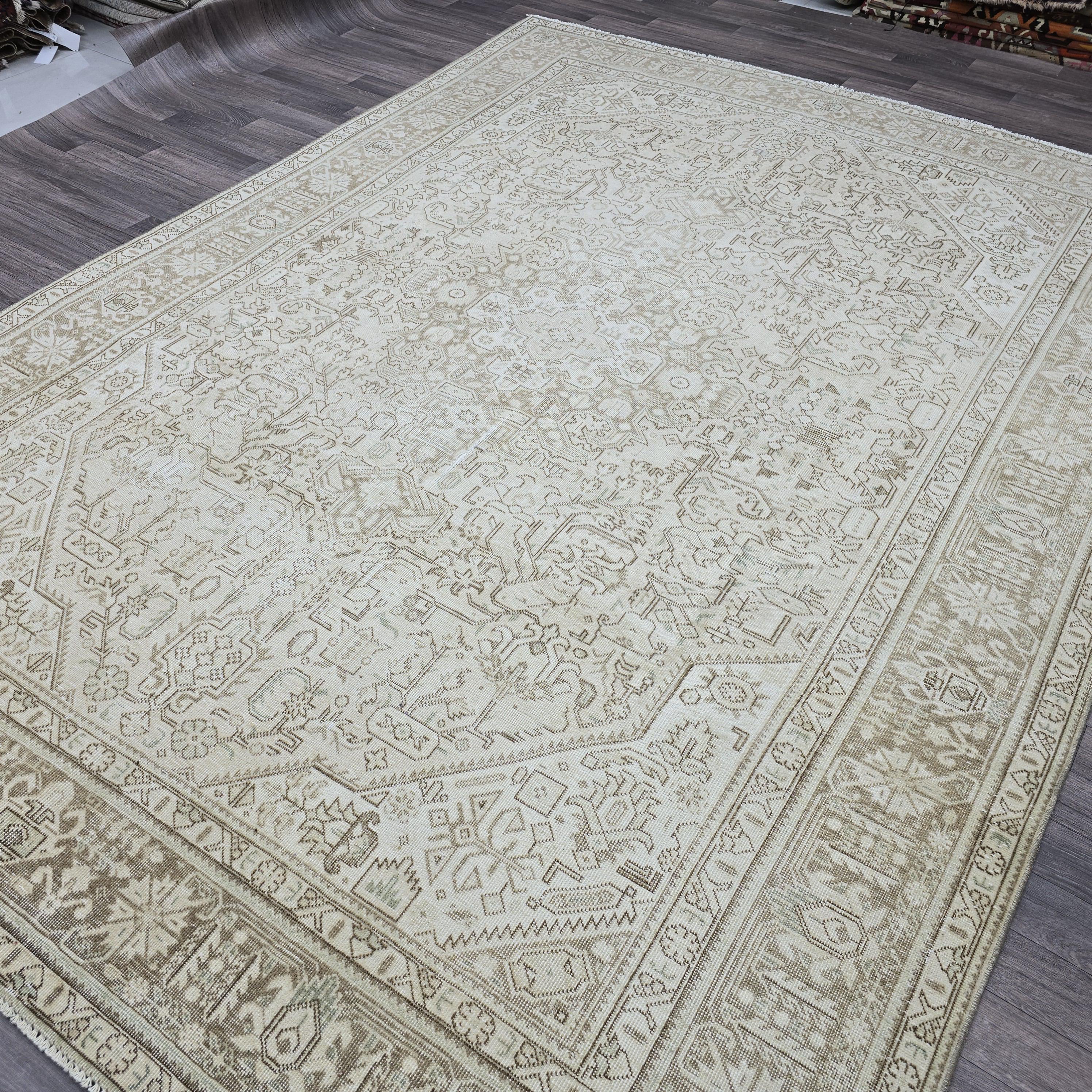 8x11 Rug/ Neutral Rug for Bedroom/ Natural Rug/ Handmade Vintage Rug/ Muted Turkish Rug/ Home Office Rug/ Aesthetic Decor Rug/Wool Heriz Rug