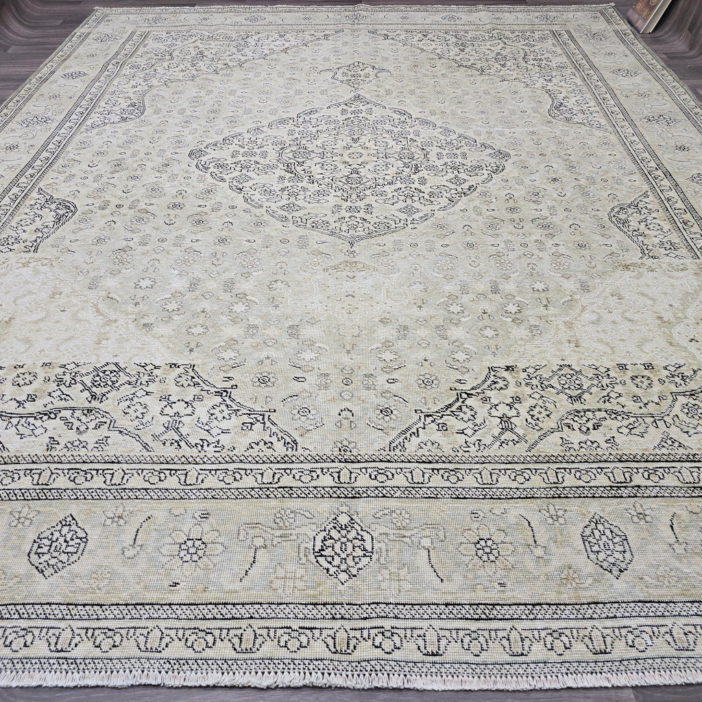 10x12 Vintage Neutral Area Rug / Distressed Turkish Rug/ Hand Knotted Wool Rug, Large Oushak rug, oversize Bedroom rug, saloon rug