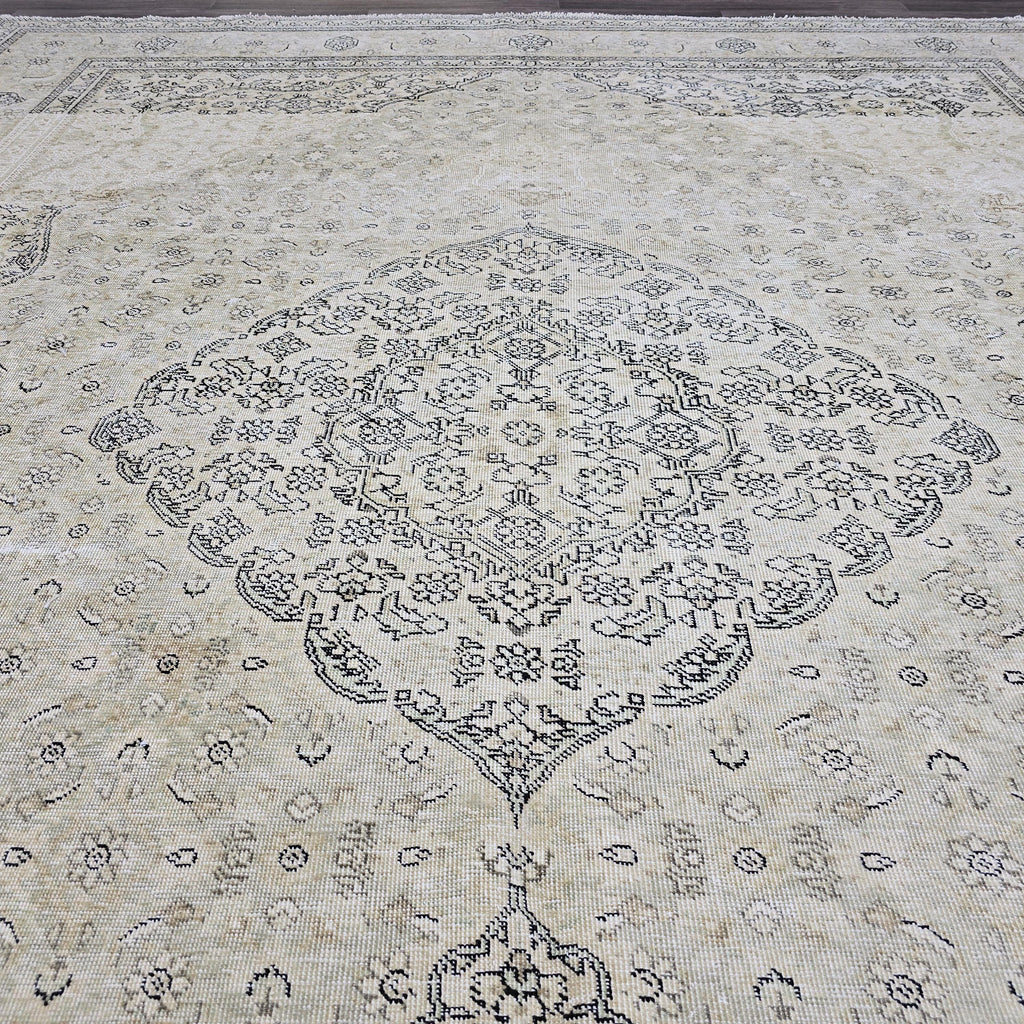 10x12 Vintage Neutral Area Rug / Distressed Turkish Rug/ Hand Knotted Wool Rug, Large Oushak rug, oversize Bedroom rug, saloon rug