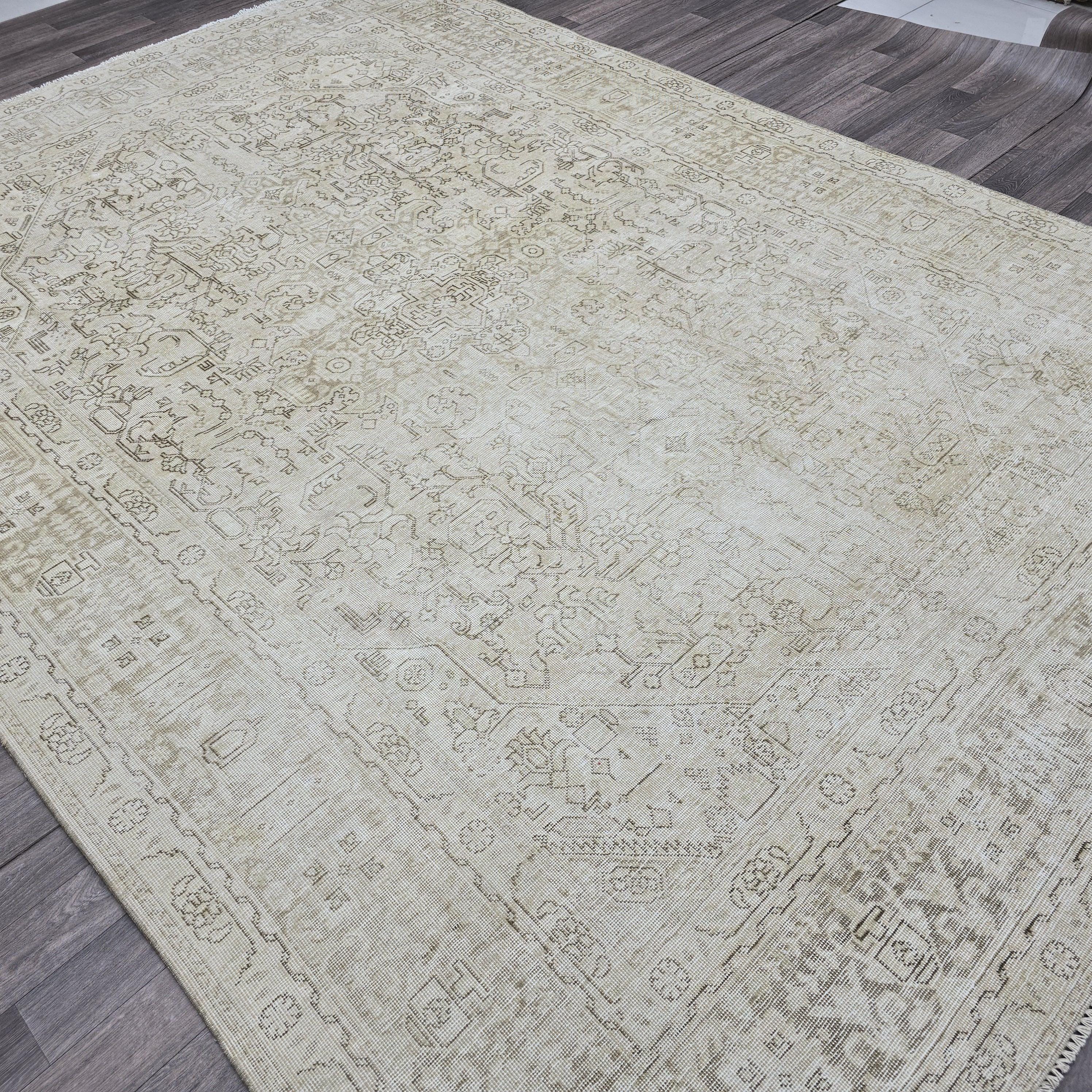 8x11 feet Heriz Design Area Rug/ Neutral Bohemian Turkish Area Rug/ Neutral Hand Knotted Wool Medium Size Rug/ Muted Oushak Rug for Bedroom