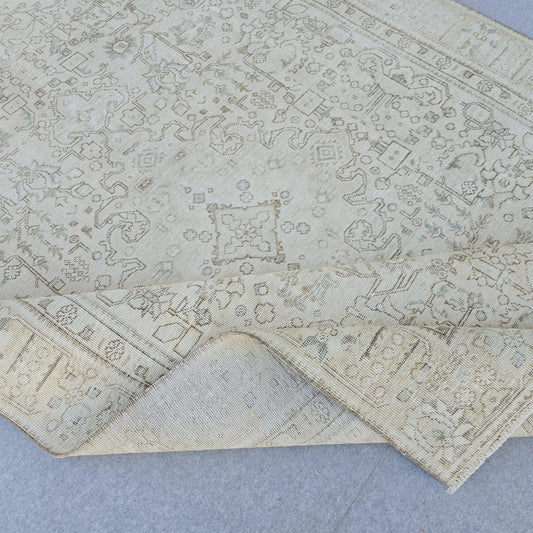 Handmade Oushak Wool Rug 8x10: Vintage Turkish Neutral Rug