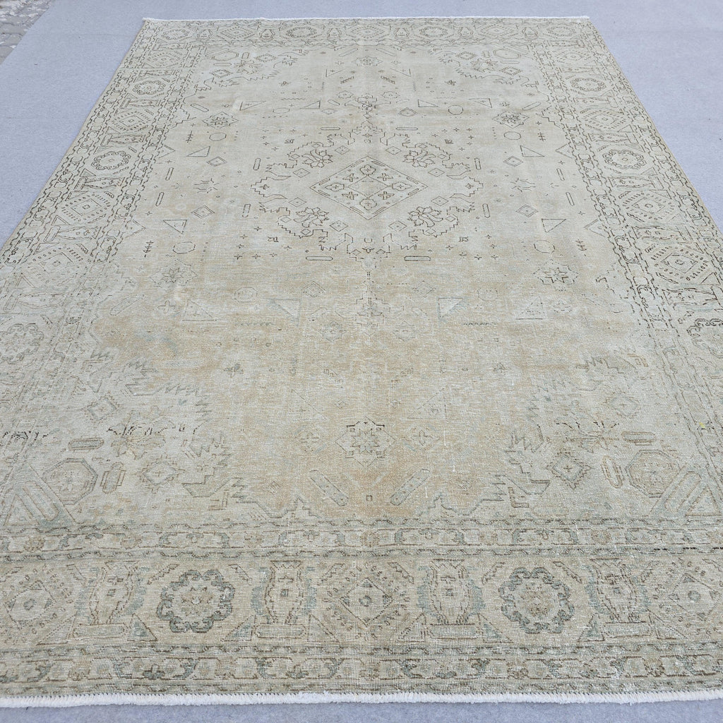 8x11 ft Hand-Knotted Turkish Oushak Rug: Neutral Wool Saloon Carpet