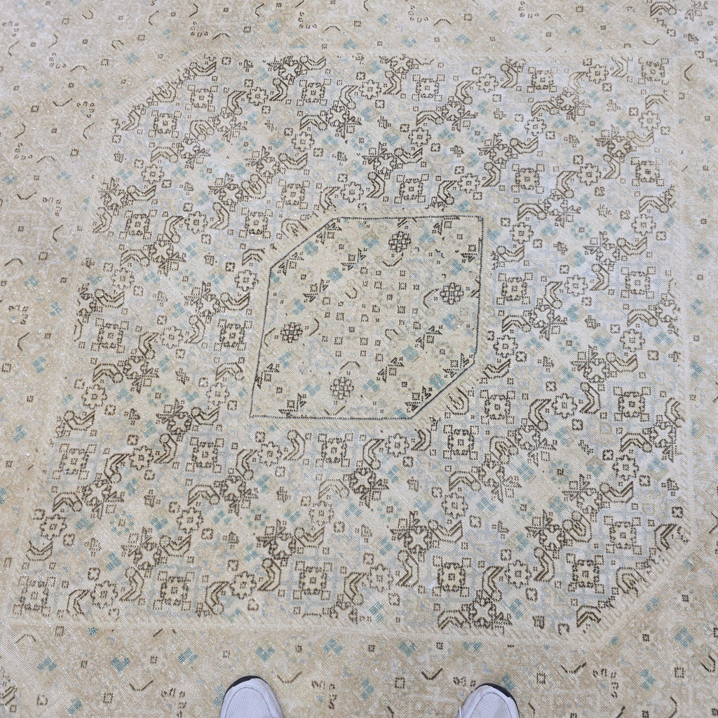 Oversize Neutral Oushak Rug: Hand-Knotted Wool Vintage Carpet (9.70x12.50 ft)