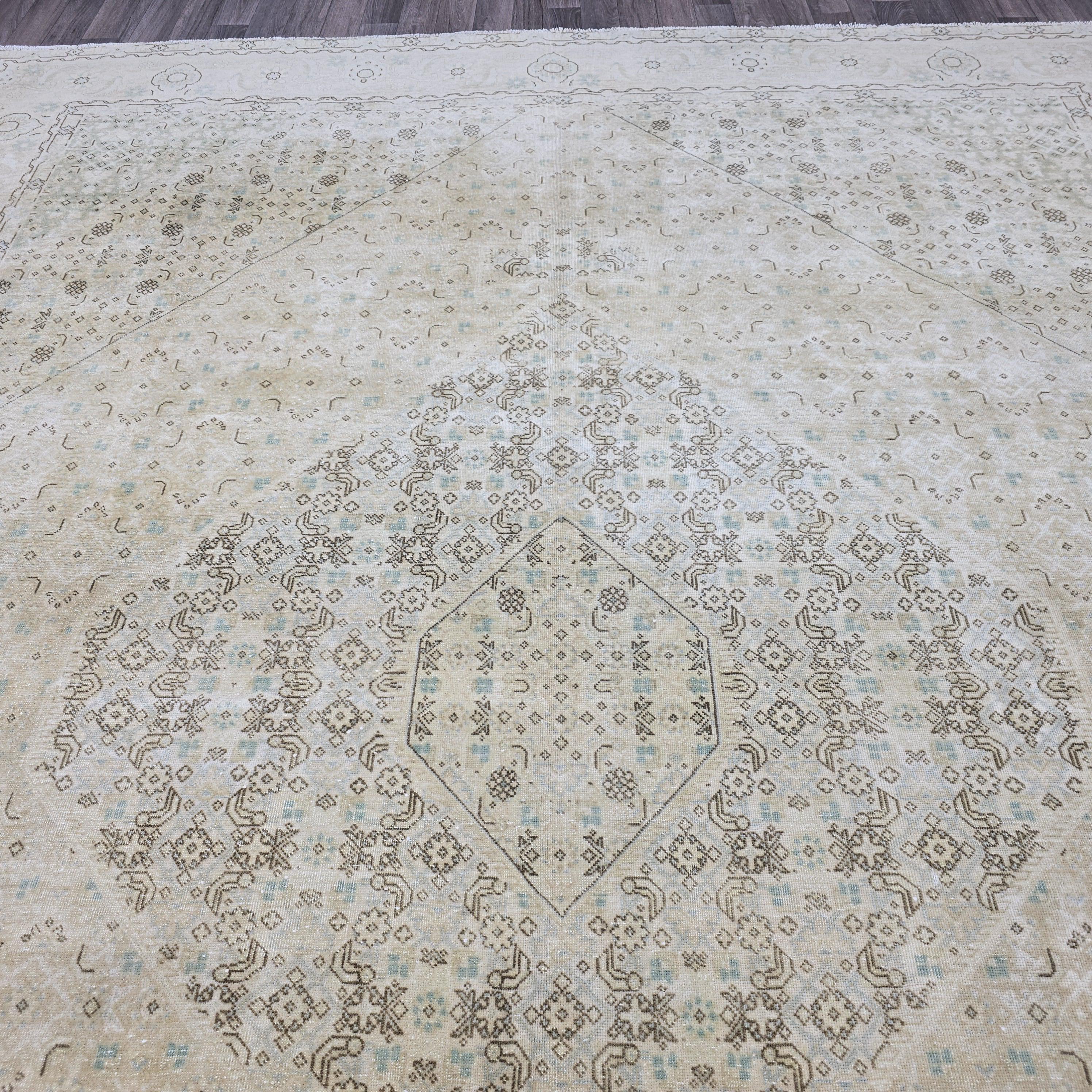 Oversize Neutral Oushak Rug: Hand-Knotted Wool Vintage Carpet (9.70x12.50 ft)