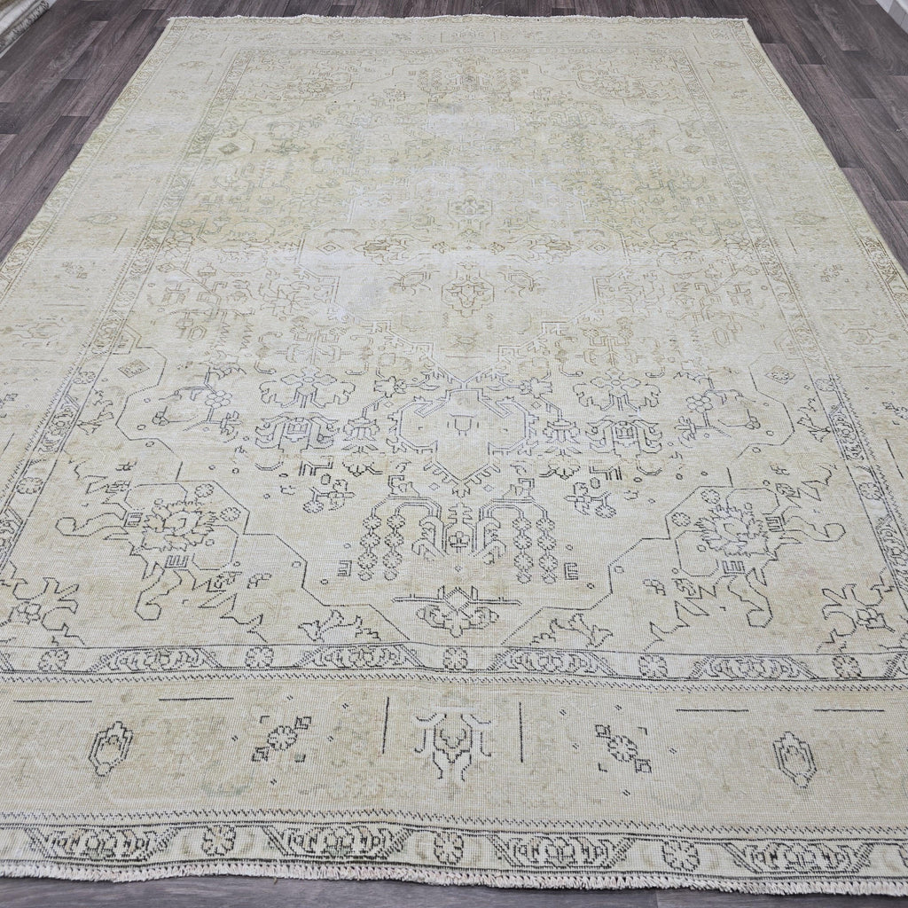 Handmade Oushak Wool Rug 8x11: Neutral Vintage Turkish Rug