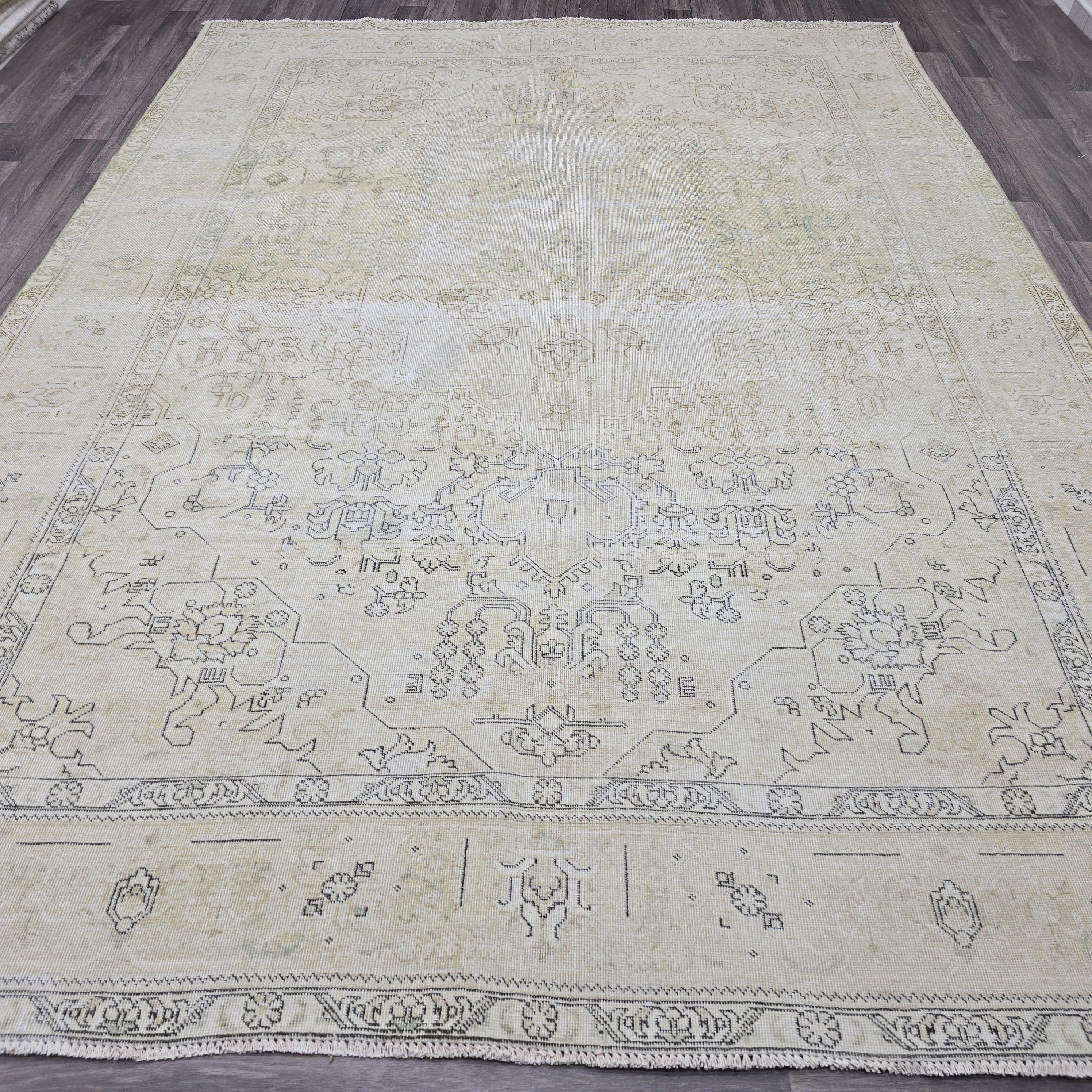 Handmade Oushak Wool Rug 8x11: Neutral Vintage Turkish Rug