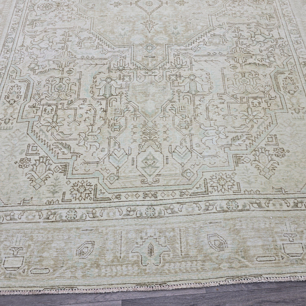 8x10 Vintage Turkish Oushak Rug: Hand-Knotted Wool, Neutral Pastel