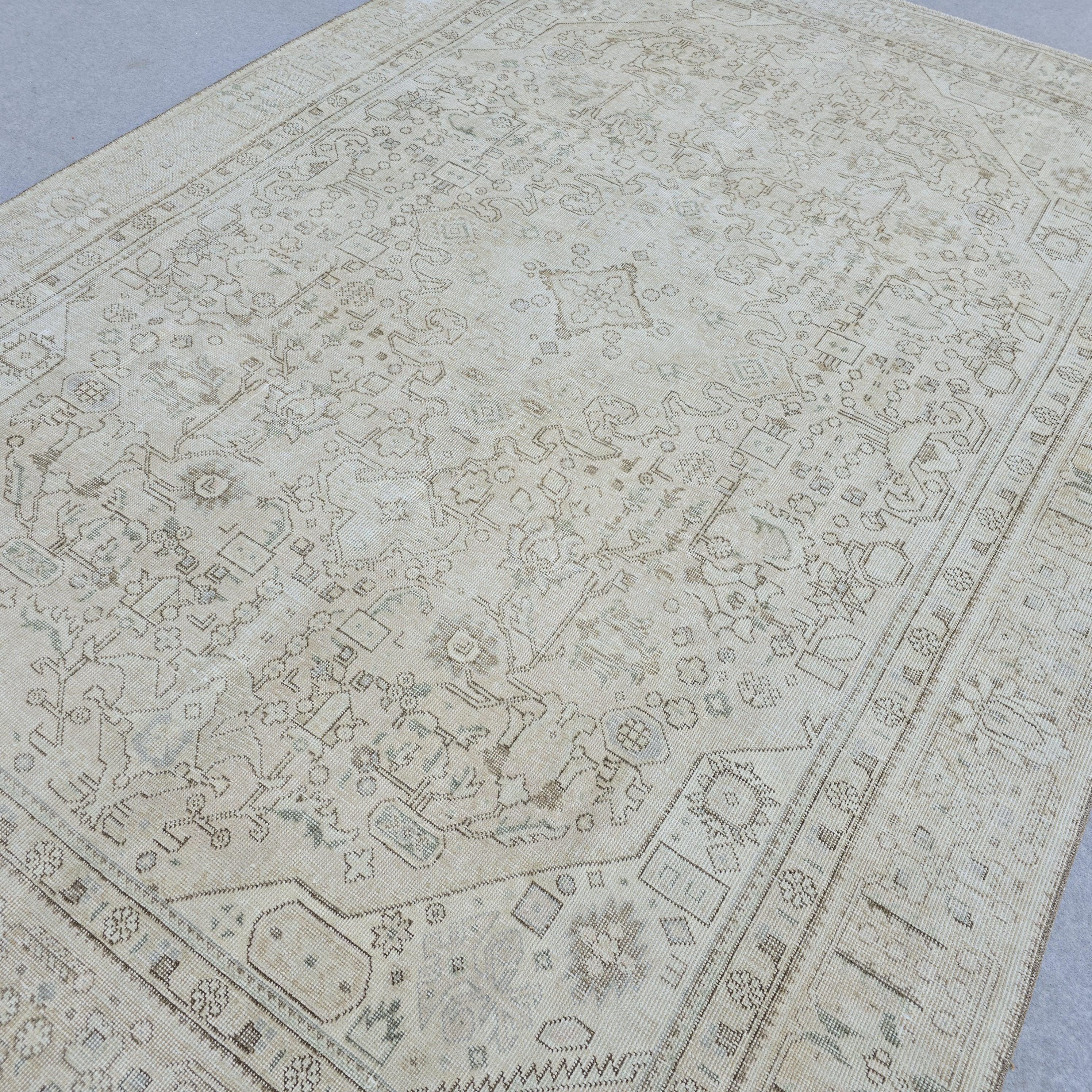 Handmade Oushak Wool Rug 8x10: Vintage Turkish Neutral Rug