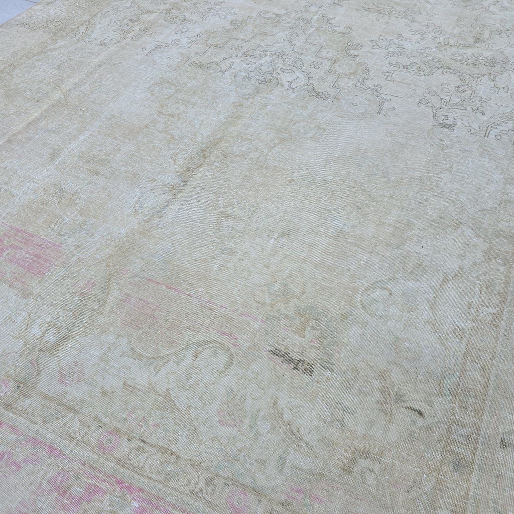 Vintage Oushak Rug 9.5x12.5 ft: Hand-Knotted Wool, Muted Beige Brown Pink