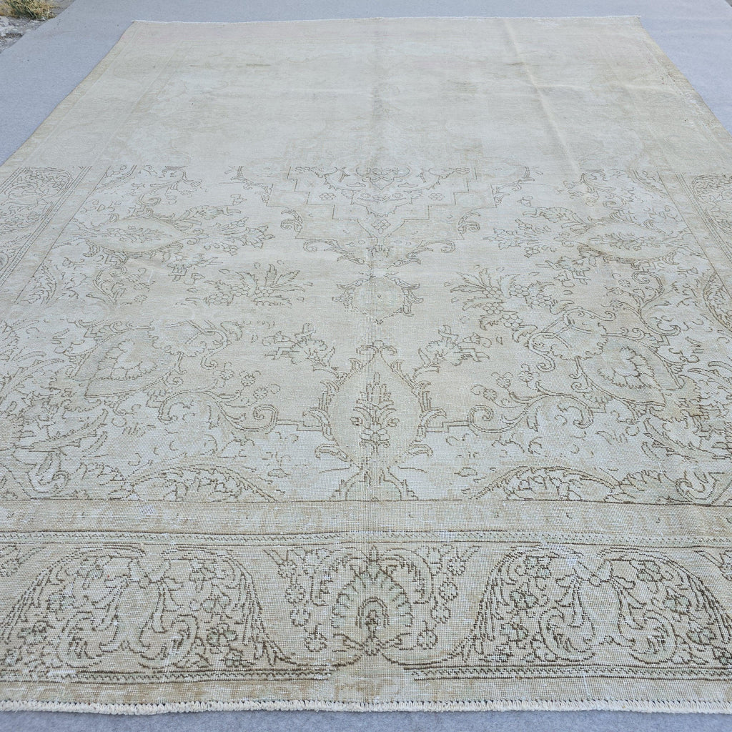 Vintage Oushak Rug 9.5x12.5 ft: Hand-Knotted Wool, Muted Beige Brown Pink