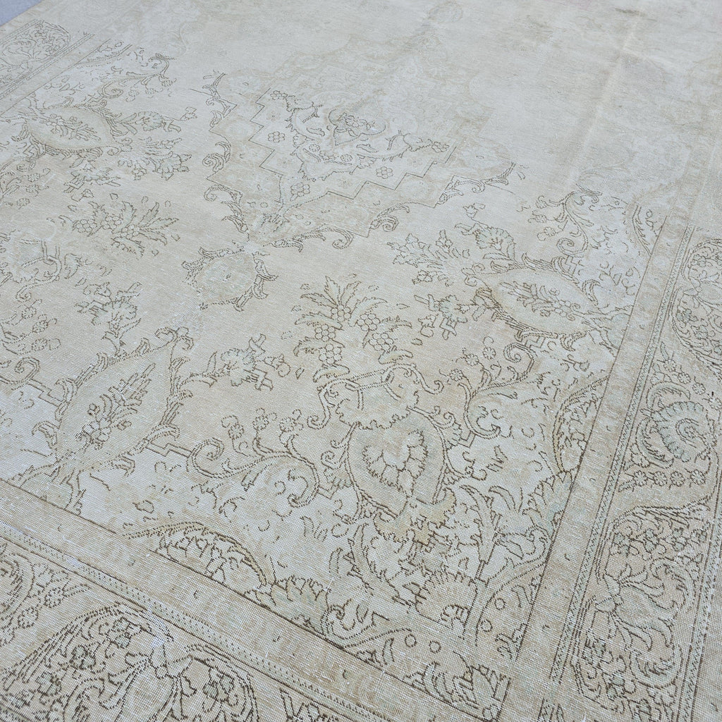 Vintage Oushak Rug 9.5x12.5 ft: Hand-Knotted Wool, Muted Beige Brown Pink