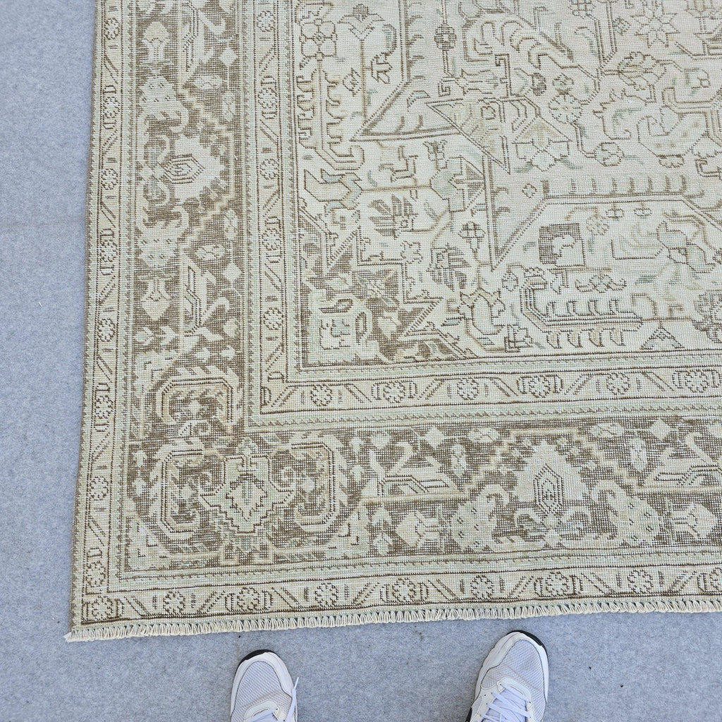 Handmade Neutral Oushak Area Rug: Vintage Turkish Wool, 9x13