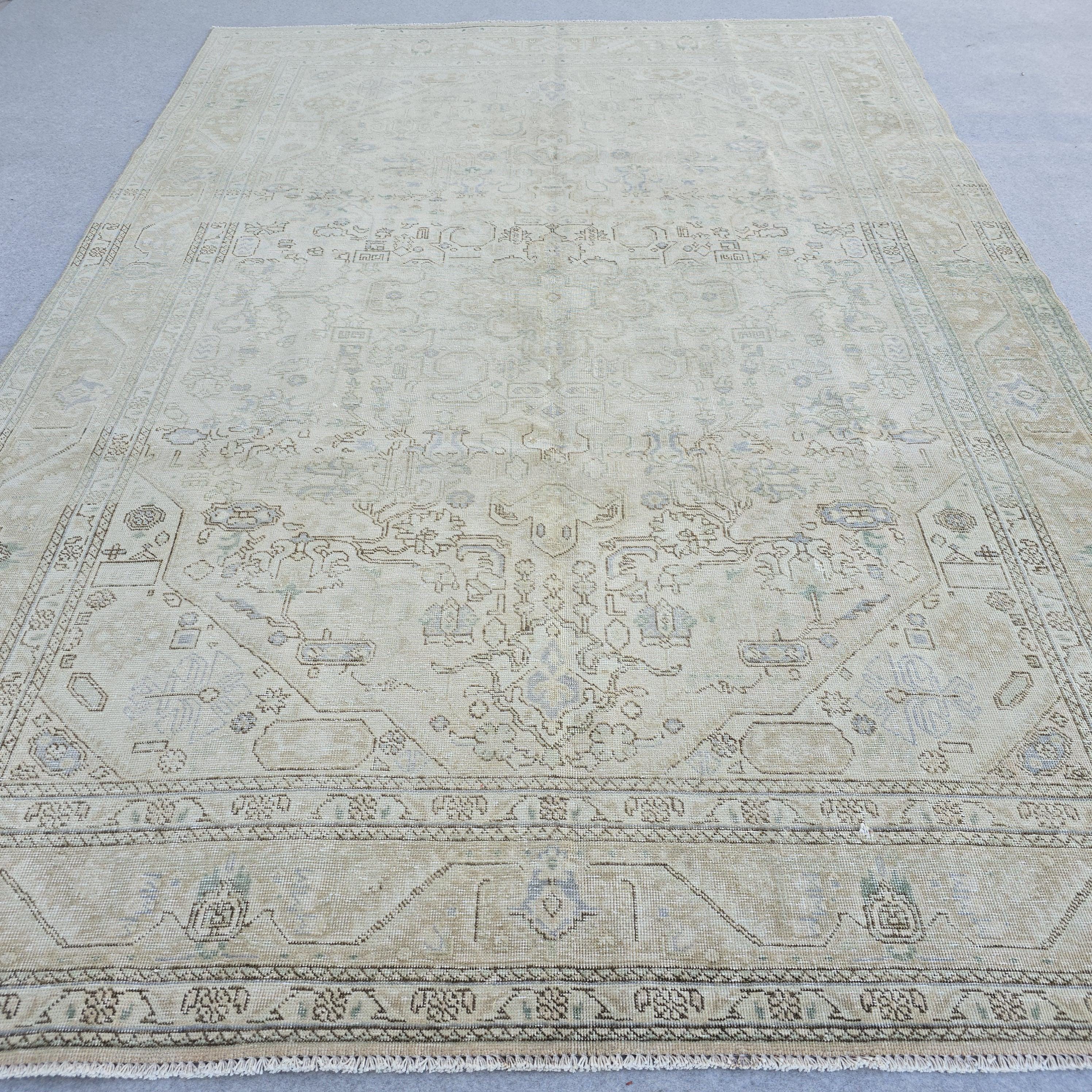 8x11 Handmade Neutral vintage Rug/ Authentic Wool Rug/ Beige Turkish Area Rug/ Muted Oriental rug Geometric Pattern