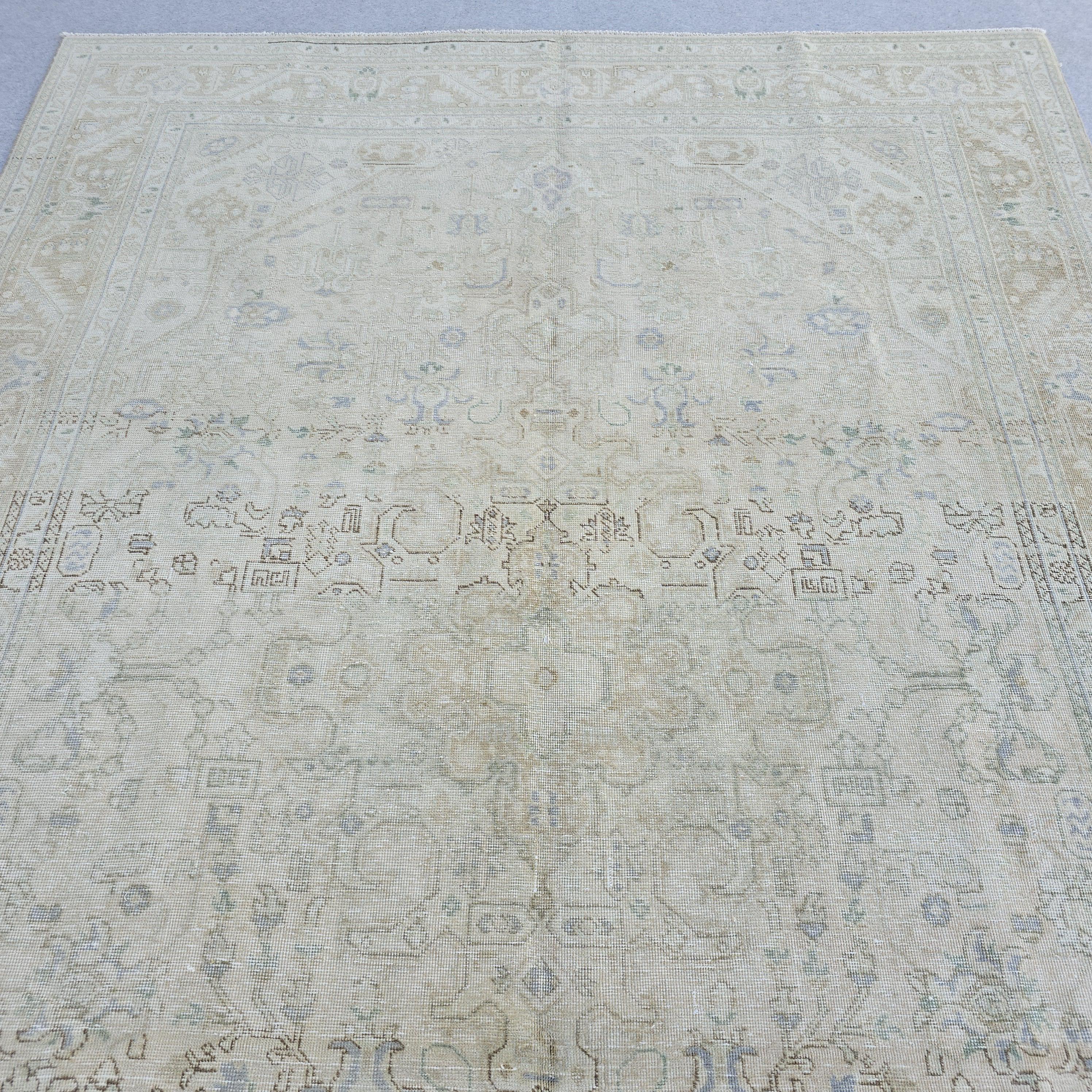 8x11 Handmade Neutral vintage Rug/ Authentic Wool Rug/ Beige Turkish Area Rug/ Muted Oriental rug Geometric Pattern