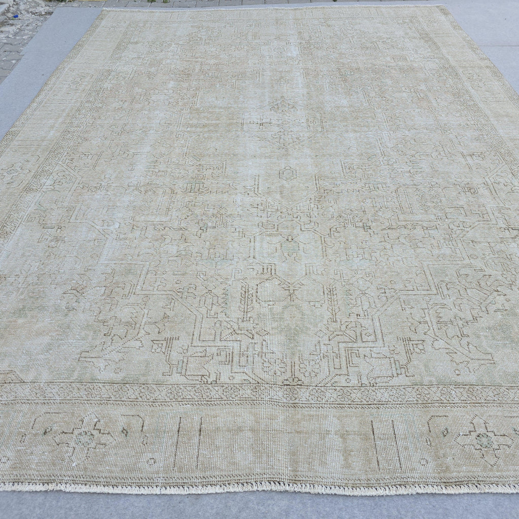 Vintage Oushak Wool Rug 9.5x12.5 ft - Neutral Turkish Carpet