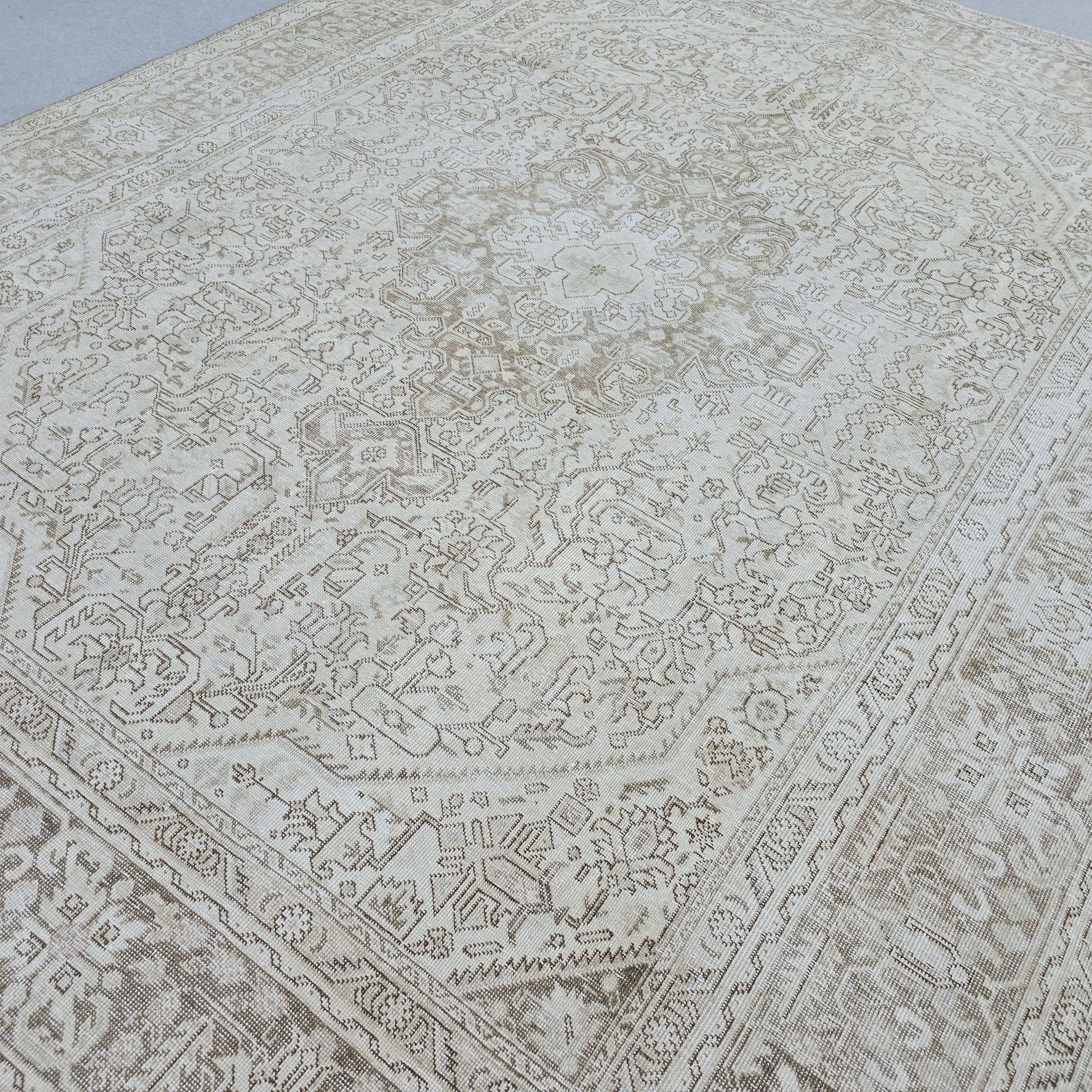 Vintage Oushak Rug 9x12: Neutral Beige Cream Wool Living Room Decor