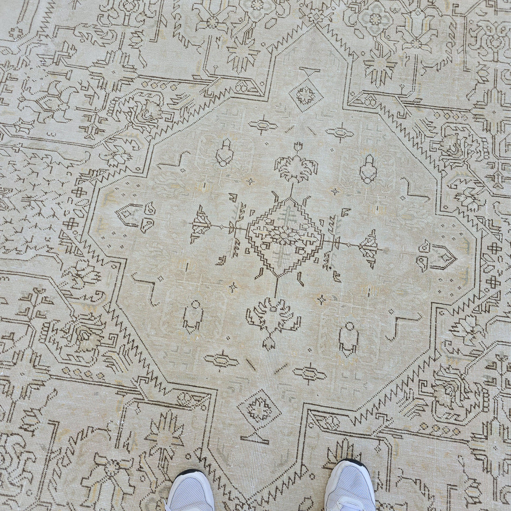 Turkish Rug 9x12: Handmade Wool Oushak Muted Anatolian Oriental Carpet Neutral beige