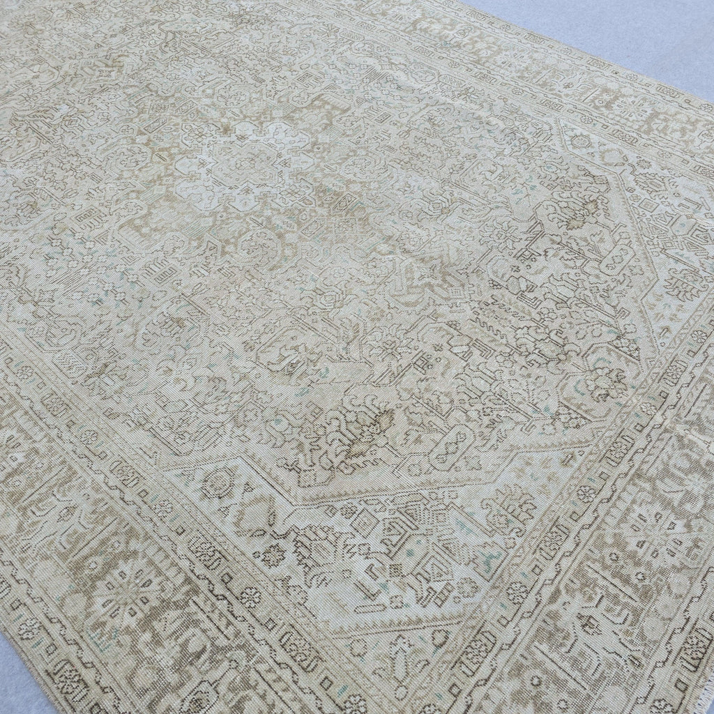 Handmade Wool Oushak Rug 8x11: Vintage Turkish Area Rug
