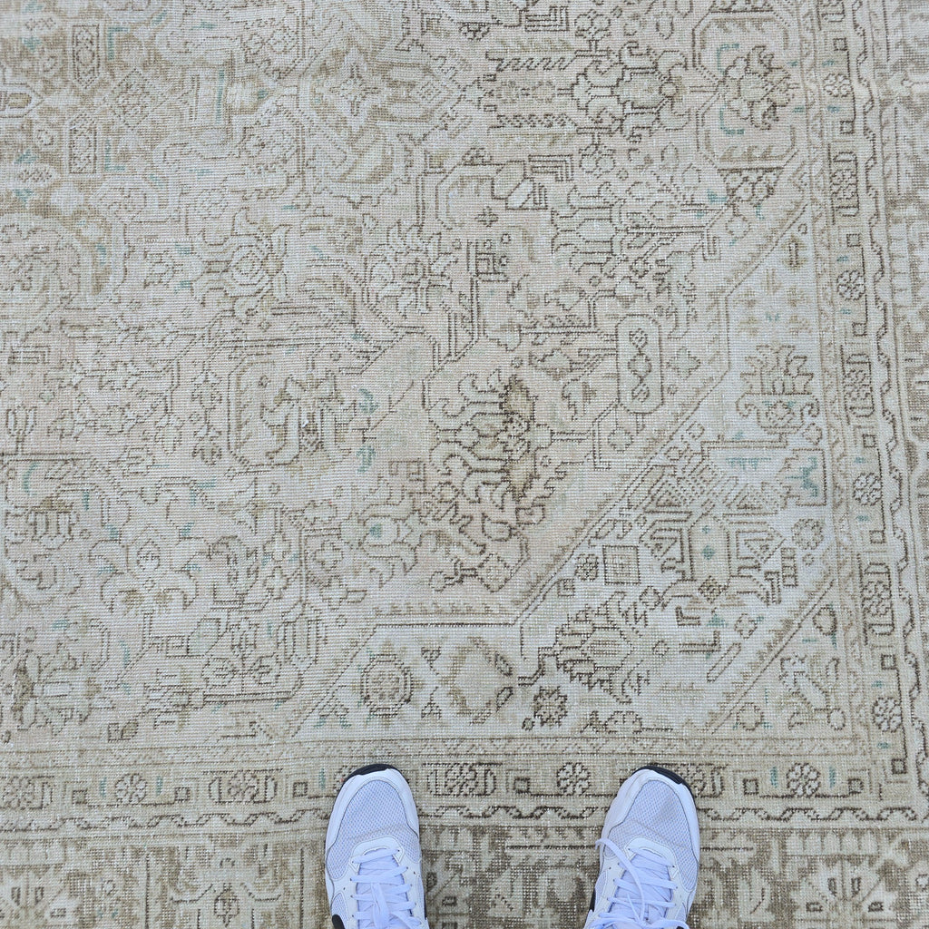 Handmade Wool Oushak Rug 8x11: Vintage Turkish Area Rug