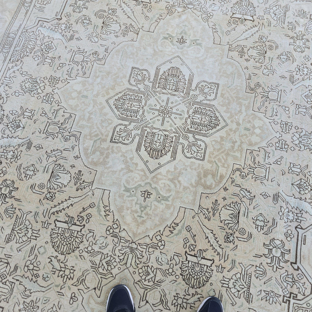8x11 Oushak Rug: Hand-Knotted Wool & Cotton Turkish Area Rug