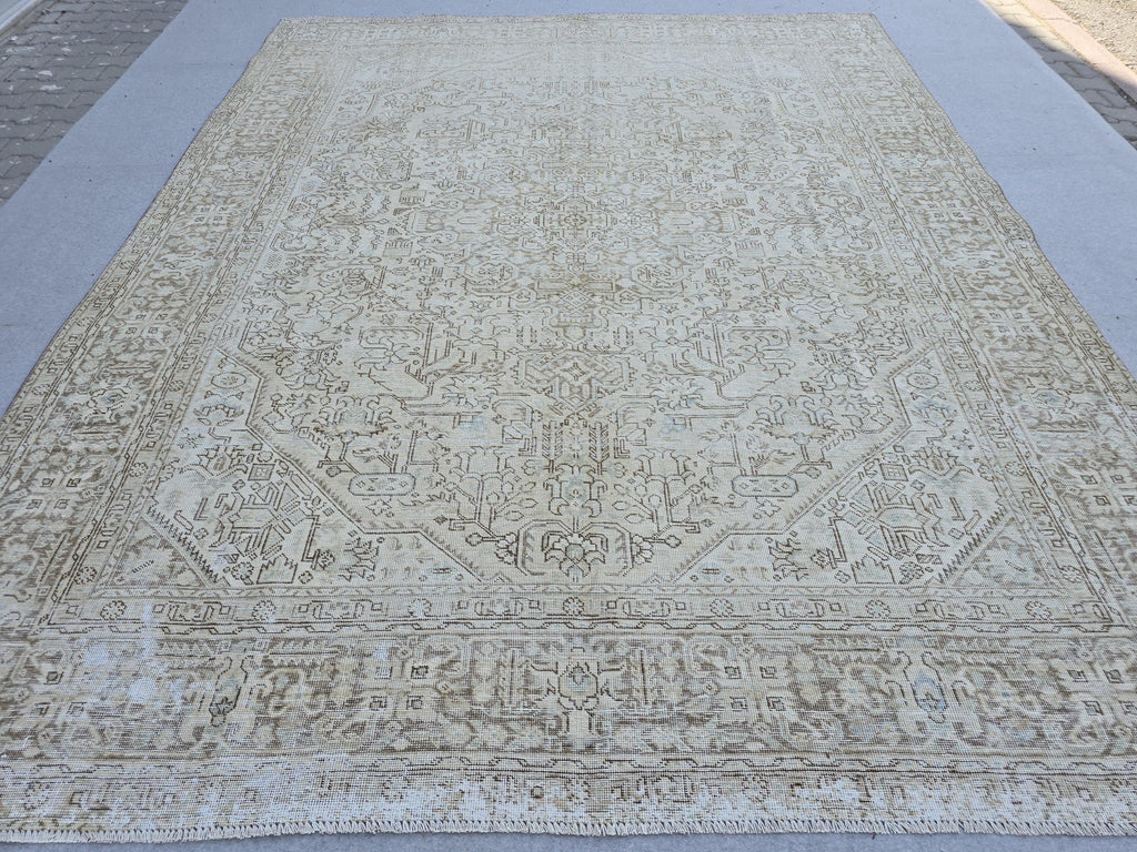 Vintage Rug 10x12 Muted Cream Beige Turkish Carpet Heriz Medallion Hand Knotted Wool