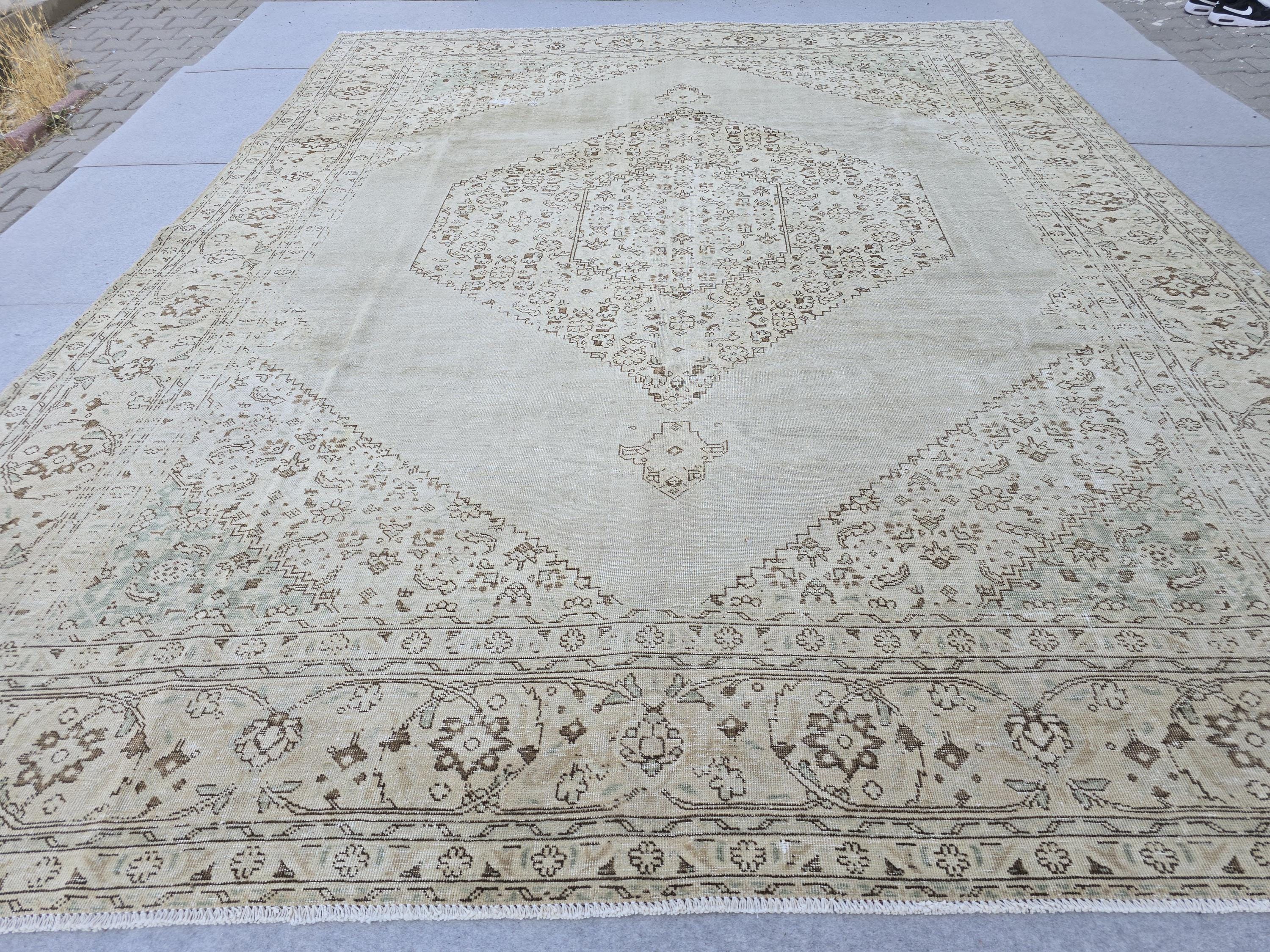 10x13 Oversize Vintage Turkish Area Rug/ Hand Knotted Wool Neutral Carpet