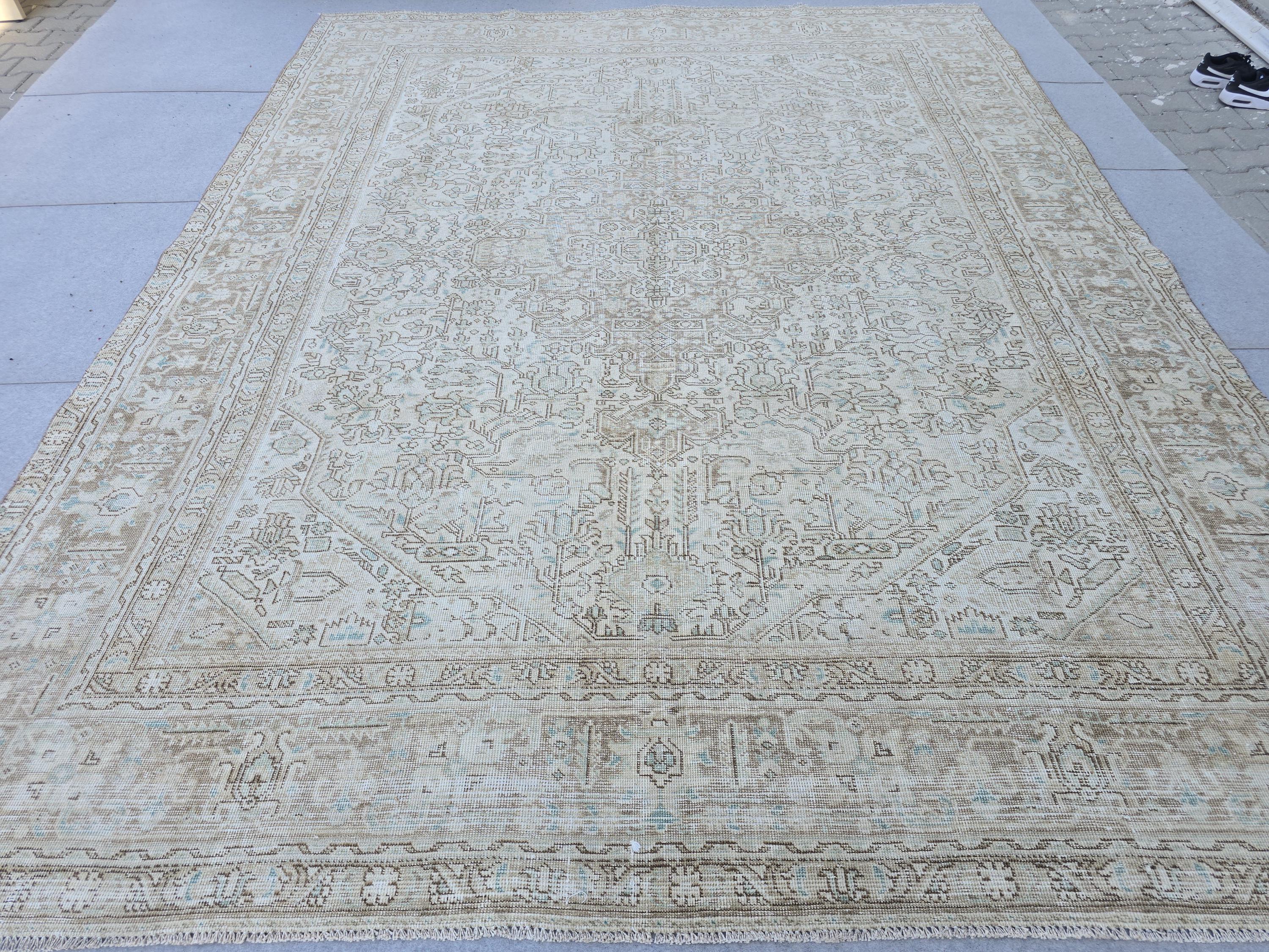 9x12 Wool Area Rug/ Hand Knotted Neutral Oushak Rug for Livingroom and Office/ Authentic Faded Vintage Rug/ Aesthetic Bedroom Rug/ Beige Rug