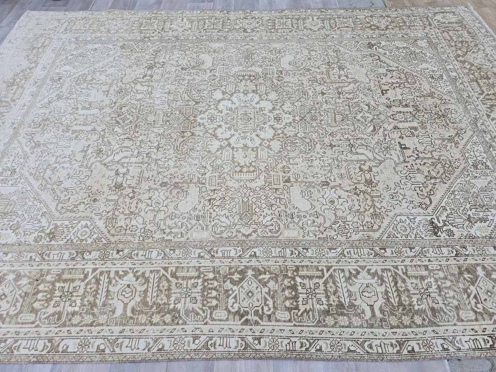8x10 Hand-Knotted Oushak Rug: Neutral Turkish Vintage Carpet