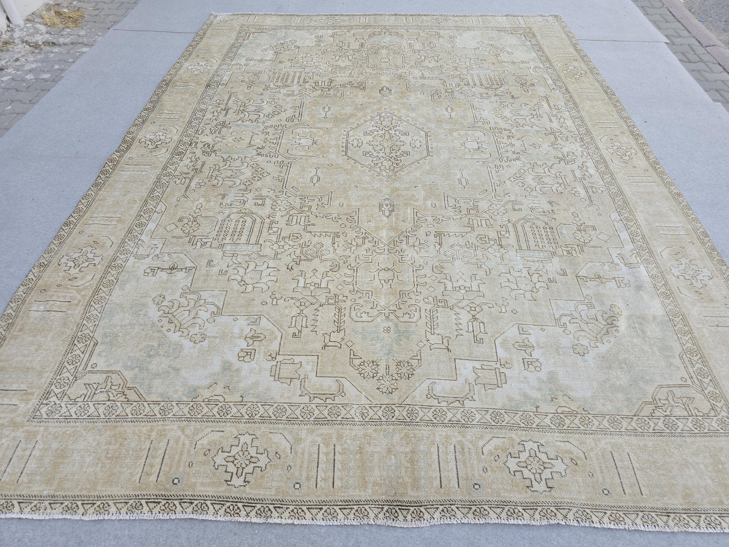 9x12 Beige Turkish Oushak Rug: Handwoven Vintage Wool Carpet