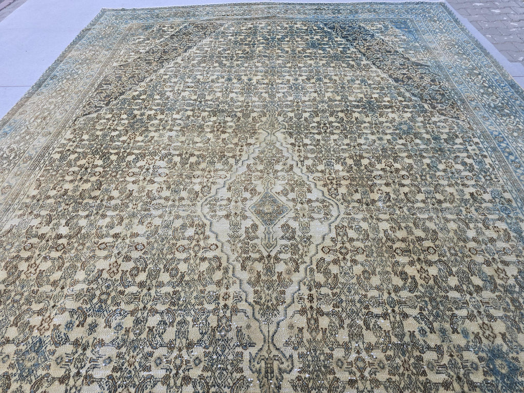 Oversize Turkish Oushak Rug 10x17: Vintage Anatolian Wool Carpet
