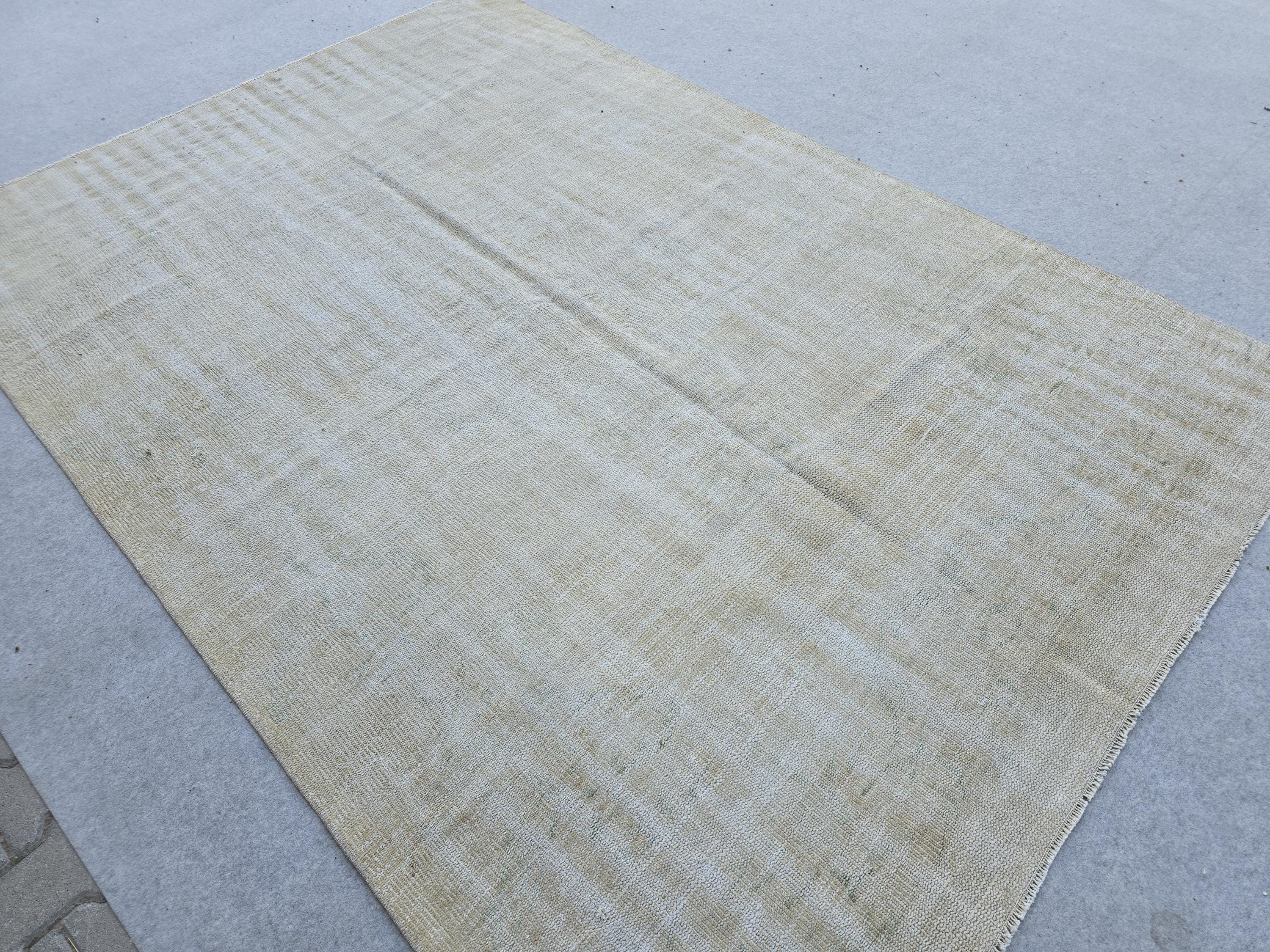 6x9 Neutral Vintage Turkish Oushak Rug: 6x9 Wool Bedroom Rug