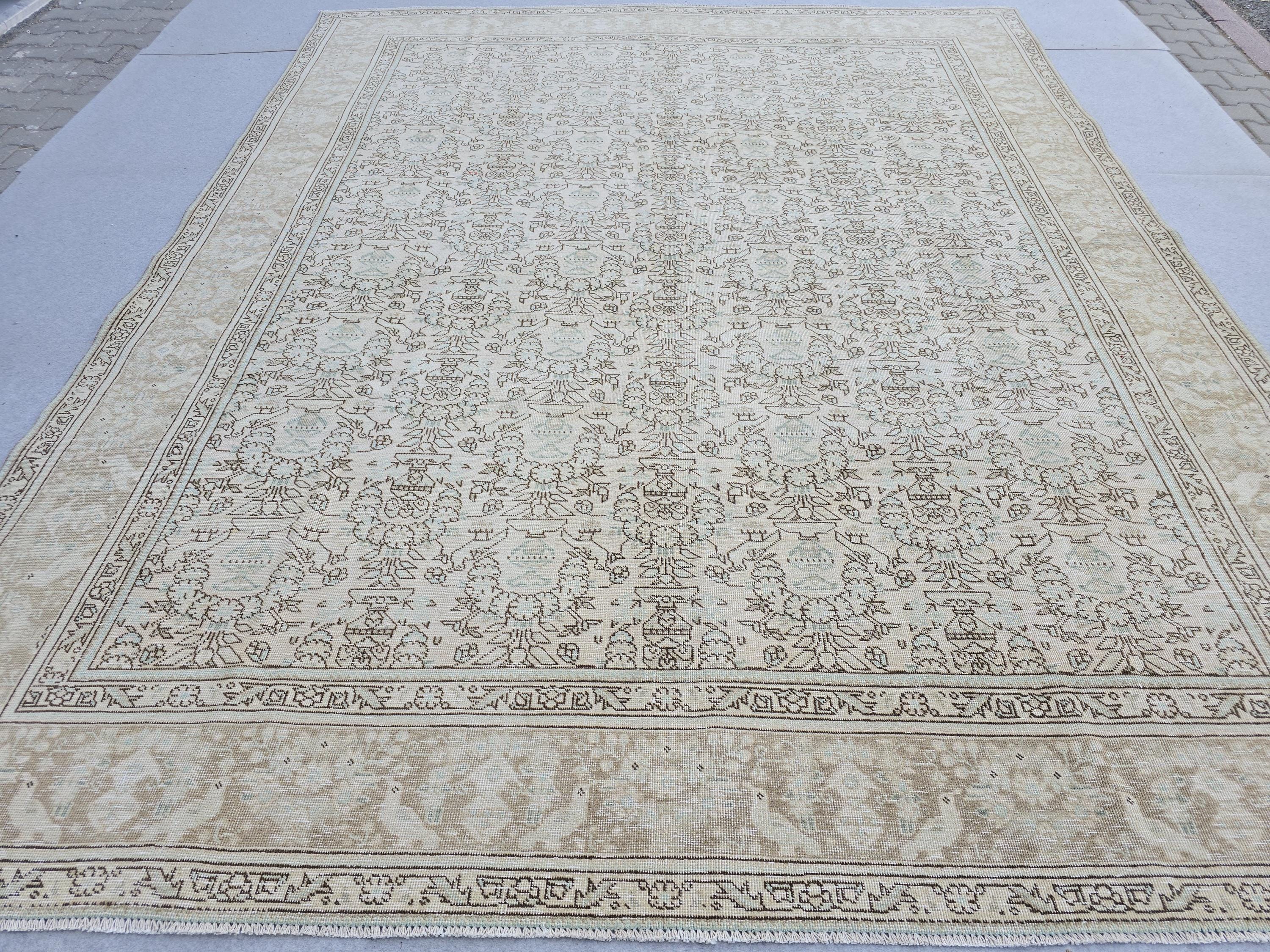 Oversized Neutral Oushak Rug: Vintage Turkish Wool Carpet (9x12 ft)