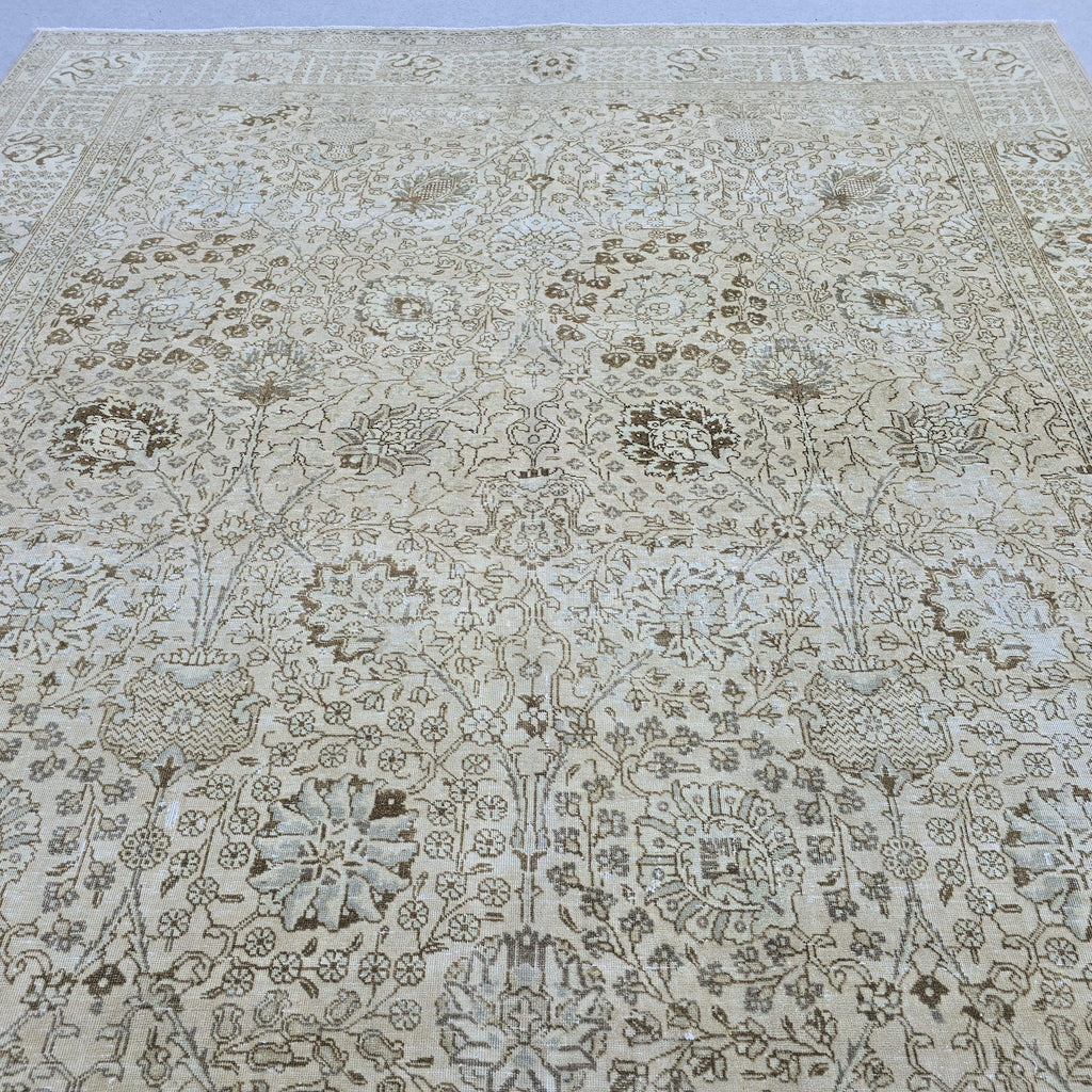 Vintage Hand-Knotted Turkish Wool Rug 9x12: Neutral Oushak Style