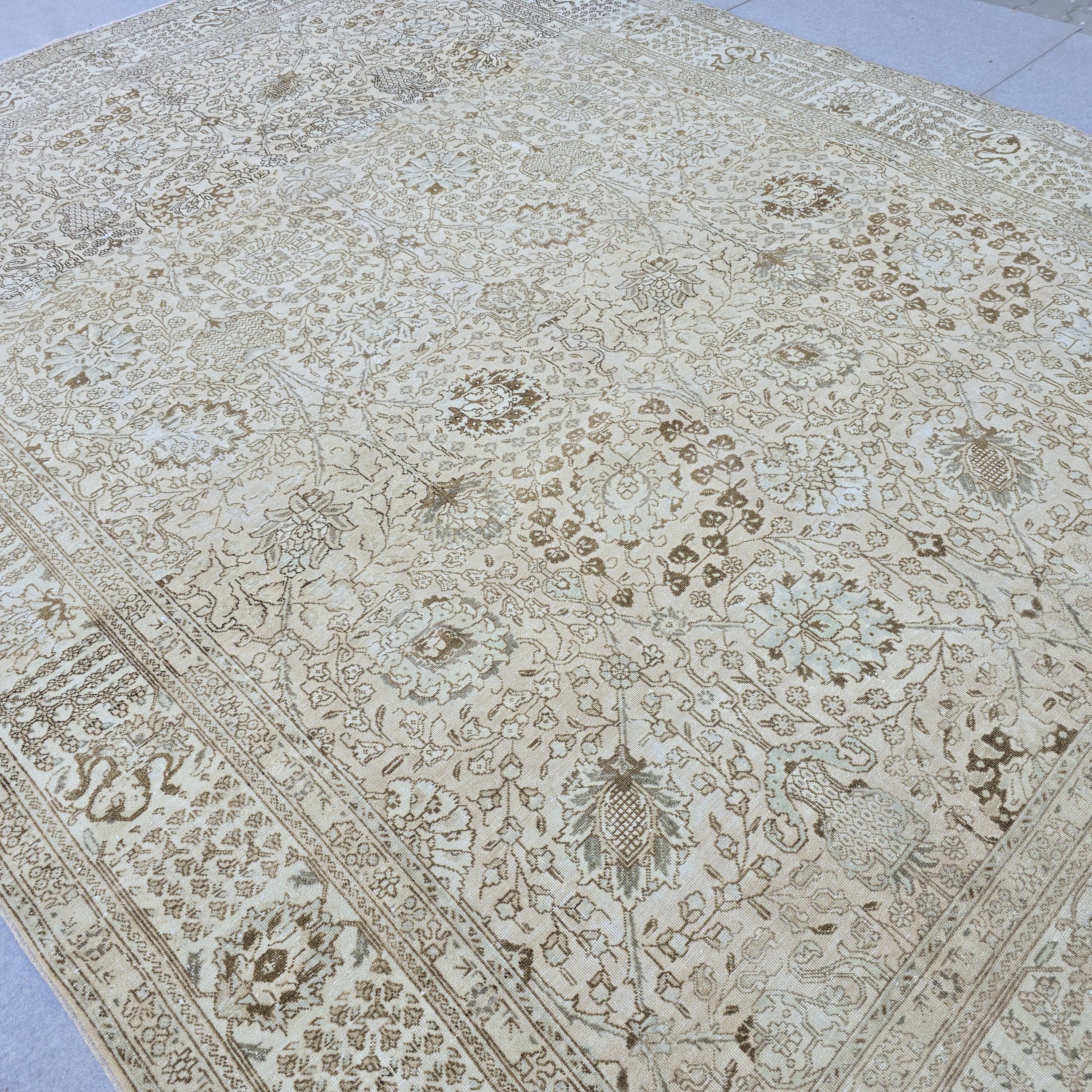 9x12 Vintage Turkish Rug - Oversize Oushak Wool Rug - Neutral Area Rug - Rug for Livingroom and Bedroom - Muted Beige Rug - Room Size rug
