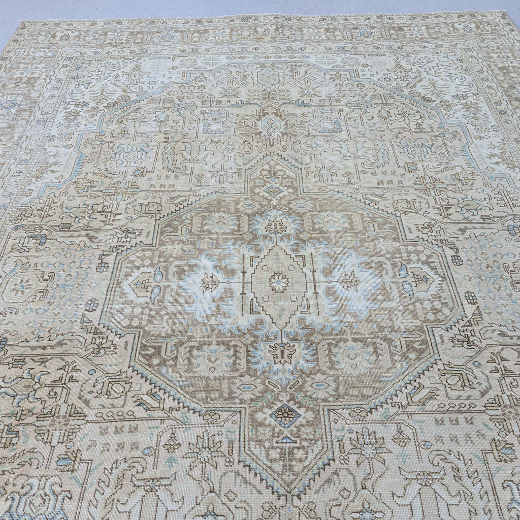 Large Vintage Oushak Rug: 9.5x12.5 ft, Hand-Knotted Wool, Muted Beige