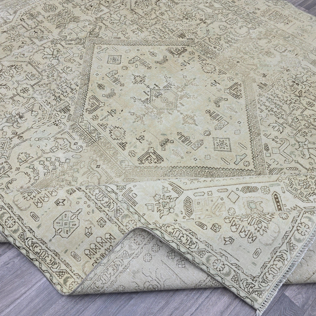 Vintage Turkish Oushak Rug: Large Hand-Knotted Wool Carpet