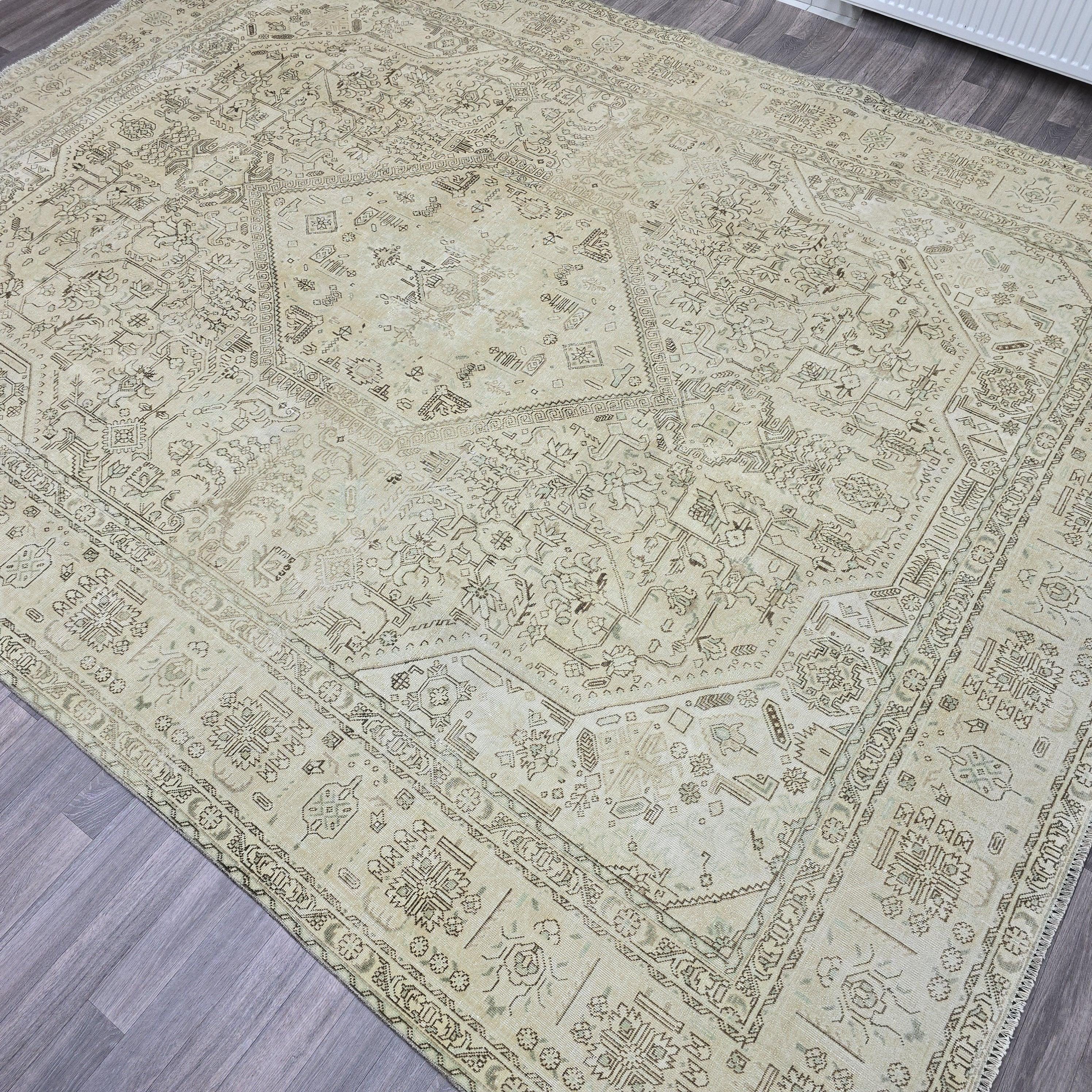 Vintage Turkish Oushak Rug: Large Hand-Knotted Wool Carpet
