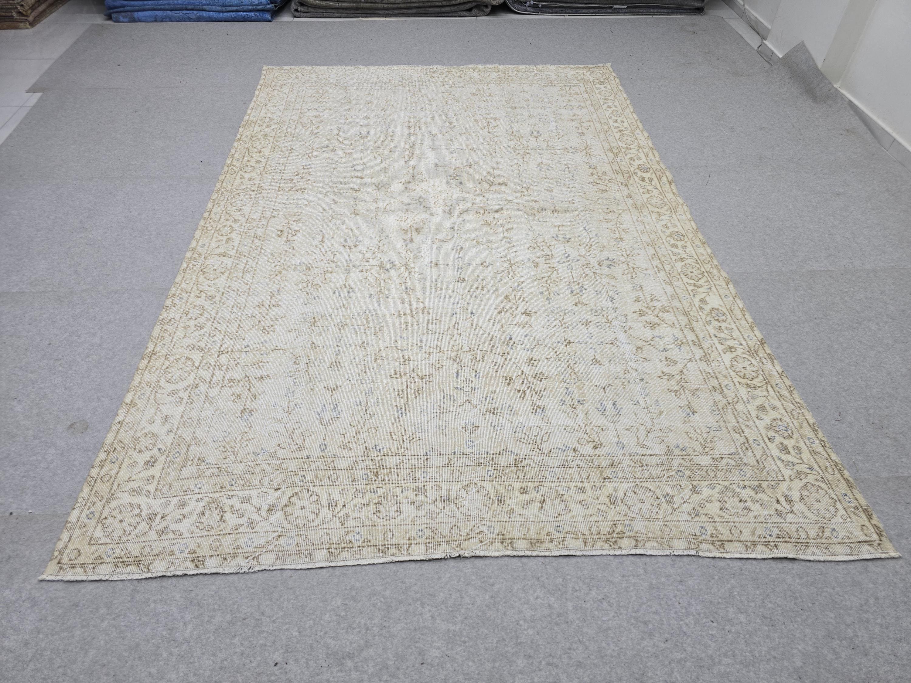 6x9 Vintage Rug Muted Floral | Turkish Wool Area Rug Neutral | Beige Bedroom Carpet Distressed