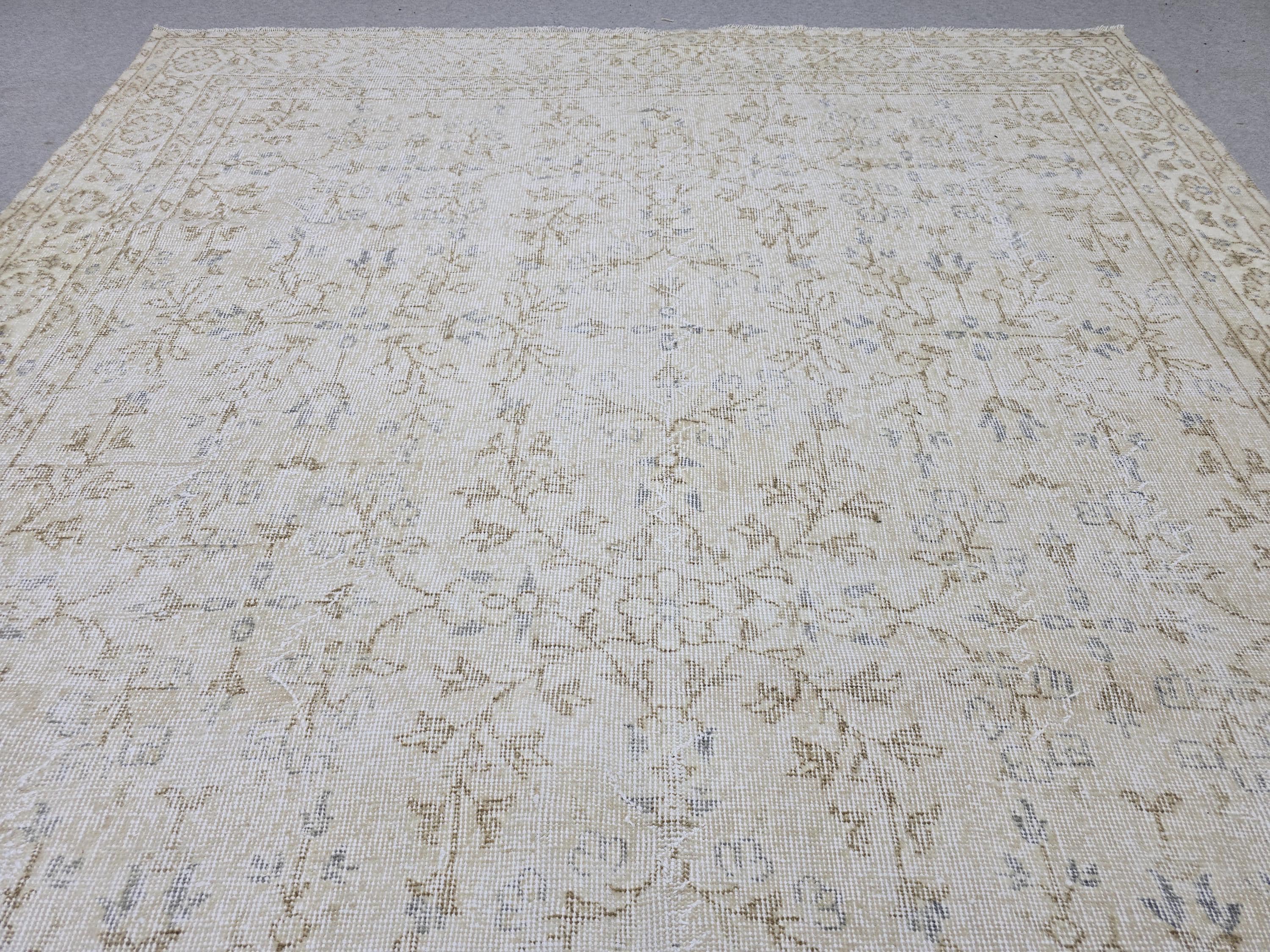 6x9 Vintage Rug Muted Floral | Turkish Wool Area Rug Neutral | Beige Bedroom Carpet Distressed